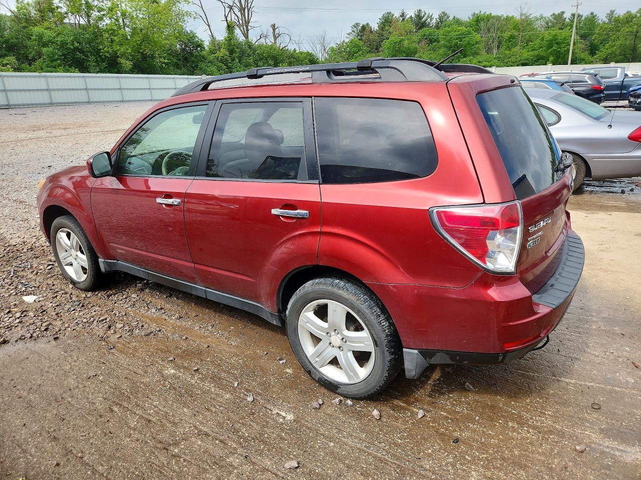 2010 Subaru Forester 2.5x Limited Red vin: JF2SH6DC6AH722442
