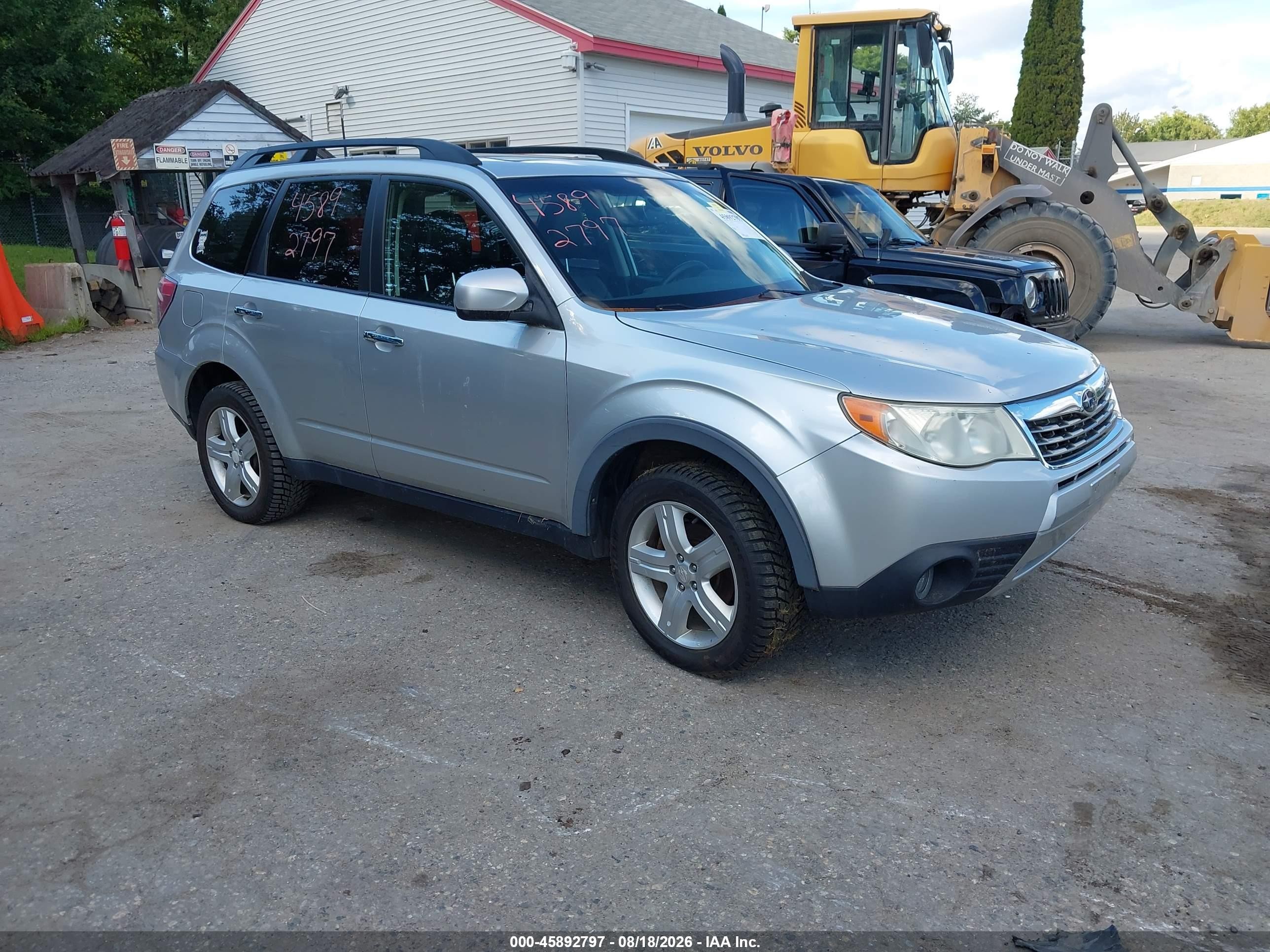 2010 Subaru Forester 2.5x Limited Silver vin: JF2SH6DC6AH741377