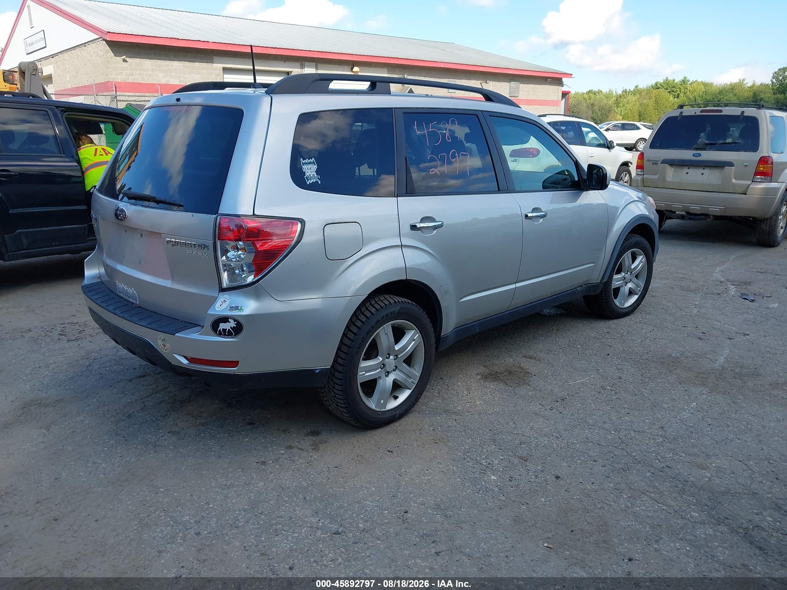 2010 Subaru Forester 2.5x Limited Silver vin: JF2SH6DC6AH741377