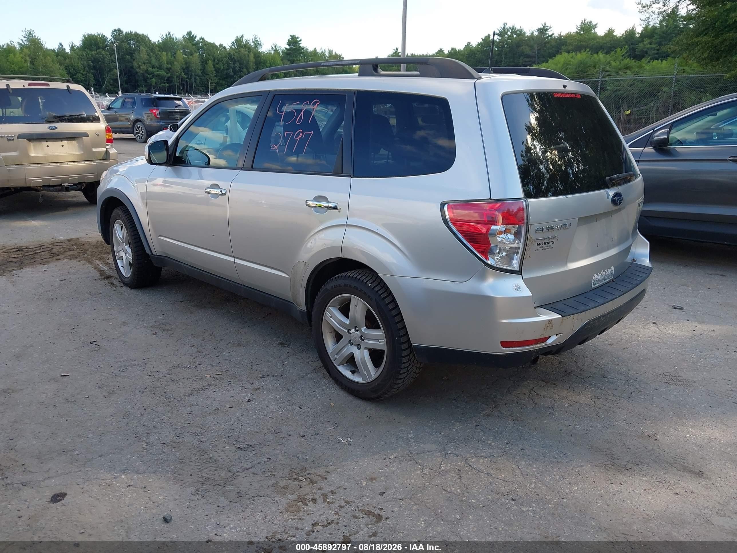 2010 Subaru Forester 2.5x Limited Silver vin: JF2SH6DC6AH741377