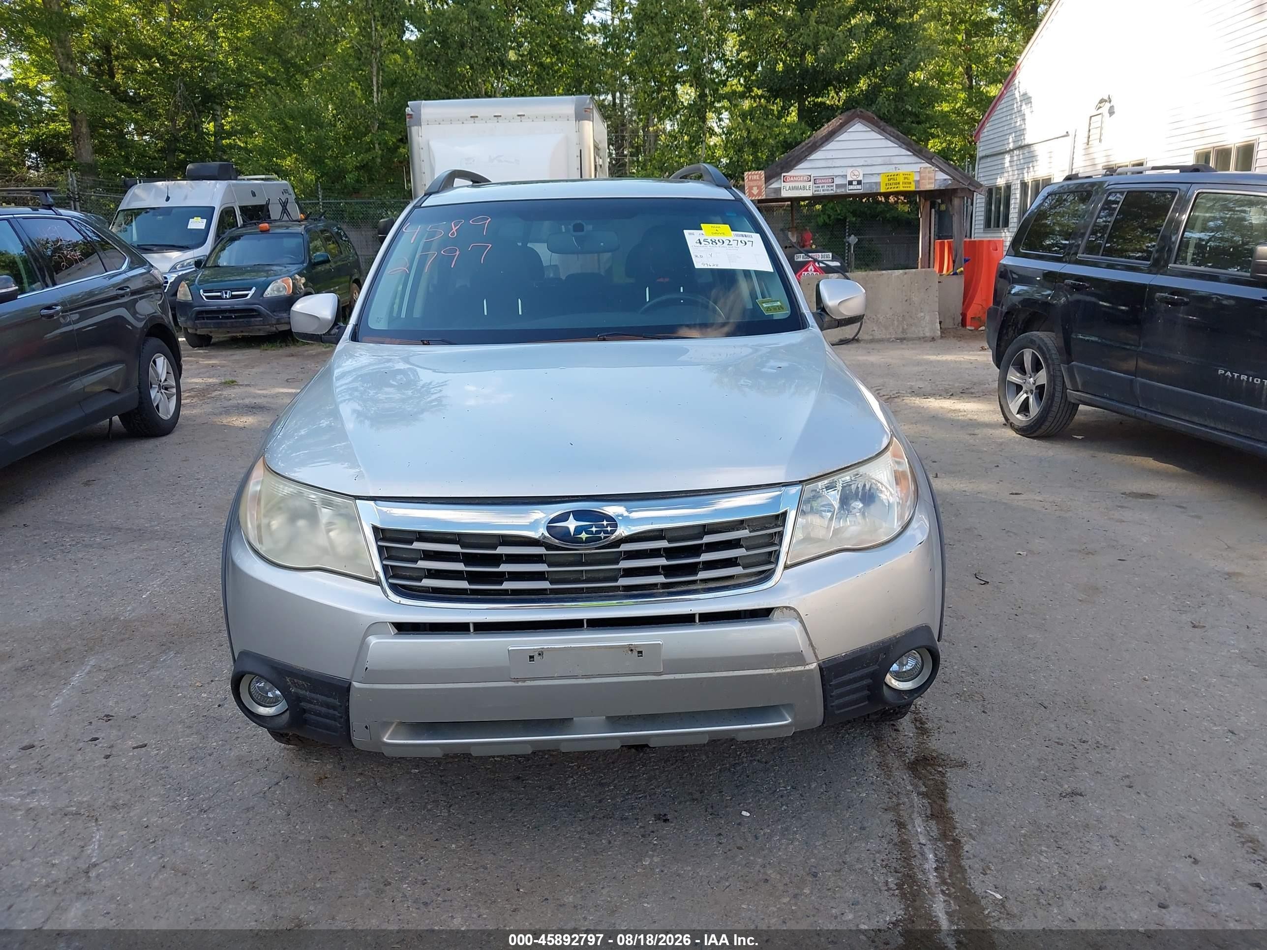 2010 Subaru Forester 2.5x Limited Silver vin: JF2SH6DC6AH741377