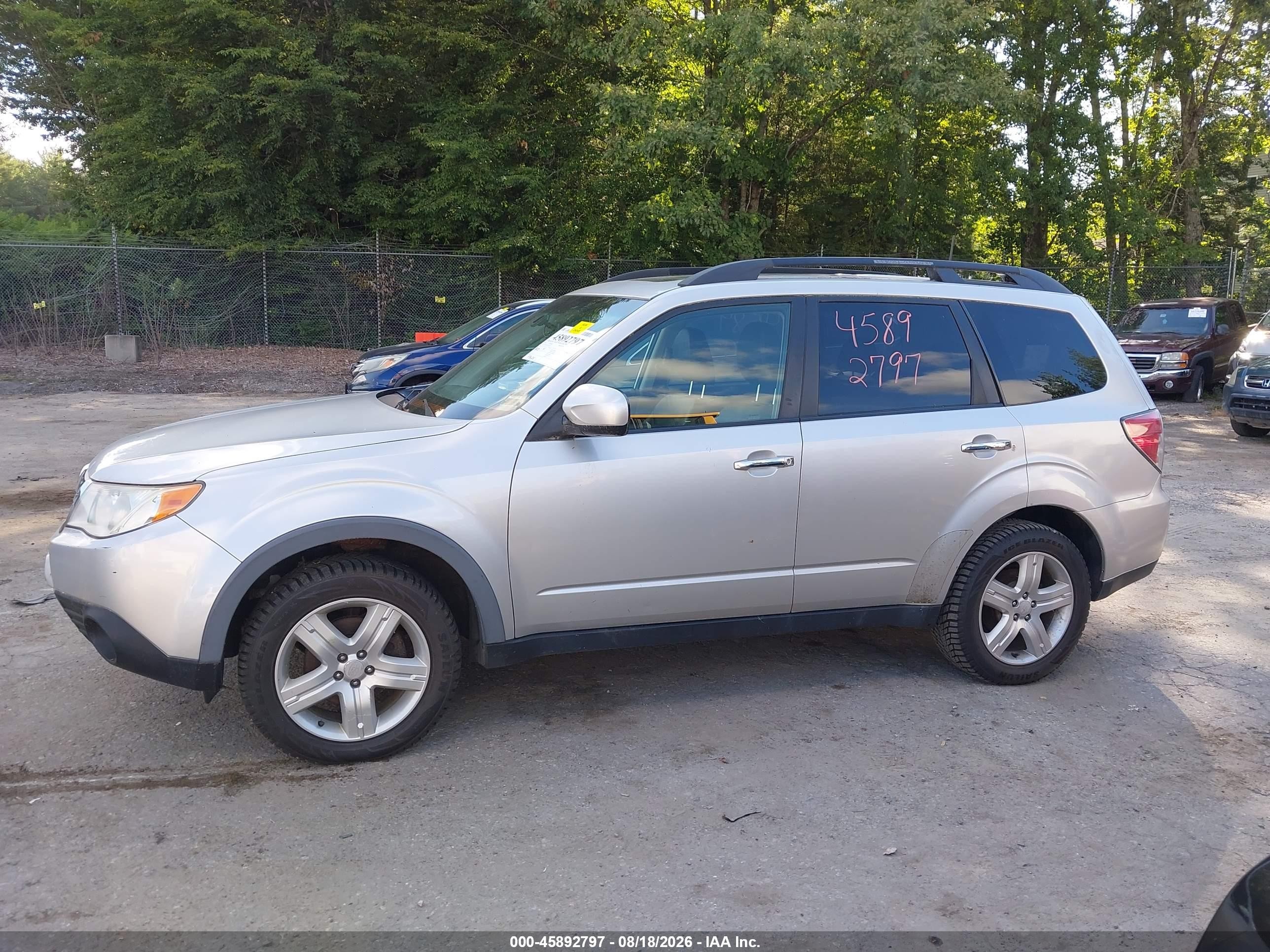 2010 Subaru Forester 2.5x Limited Silver vin: JF2SH6DC6AH741377