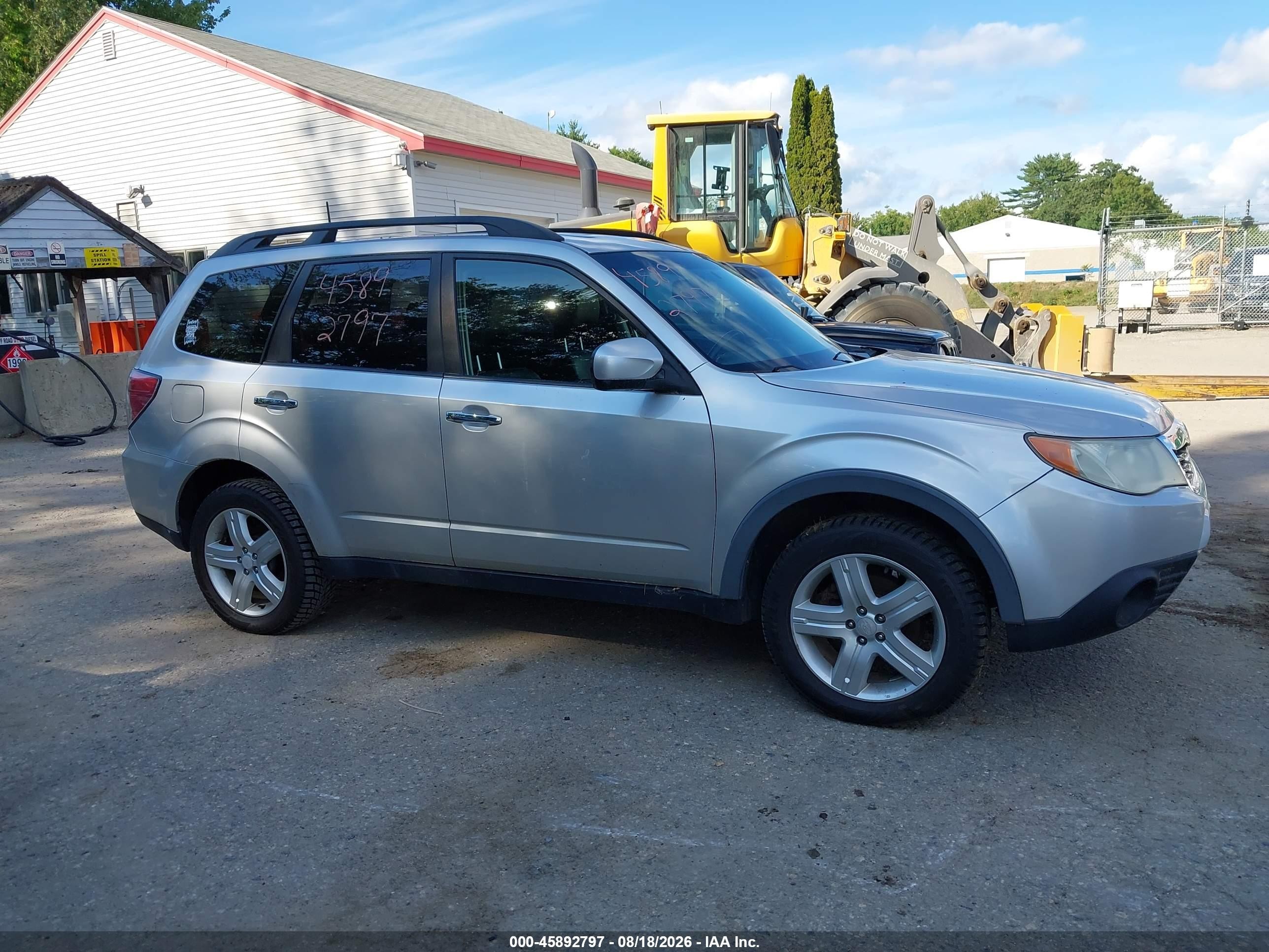 2010 Subaru Forester 2.5x Limited Silver vin: JF2SH6DC6AH741377