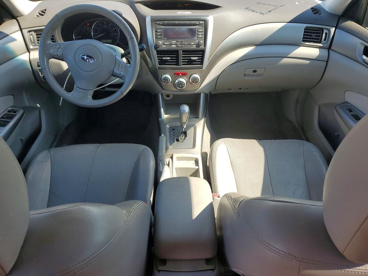 2010 Subaru Forester 2.5x Limited White vin: JF2SH6DC6AH762178