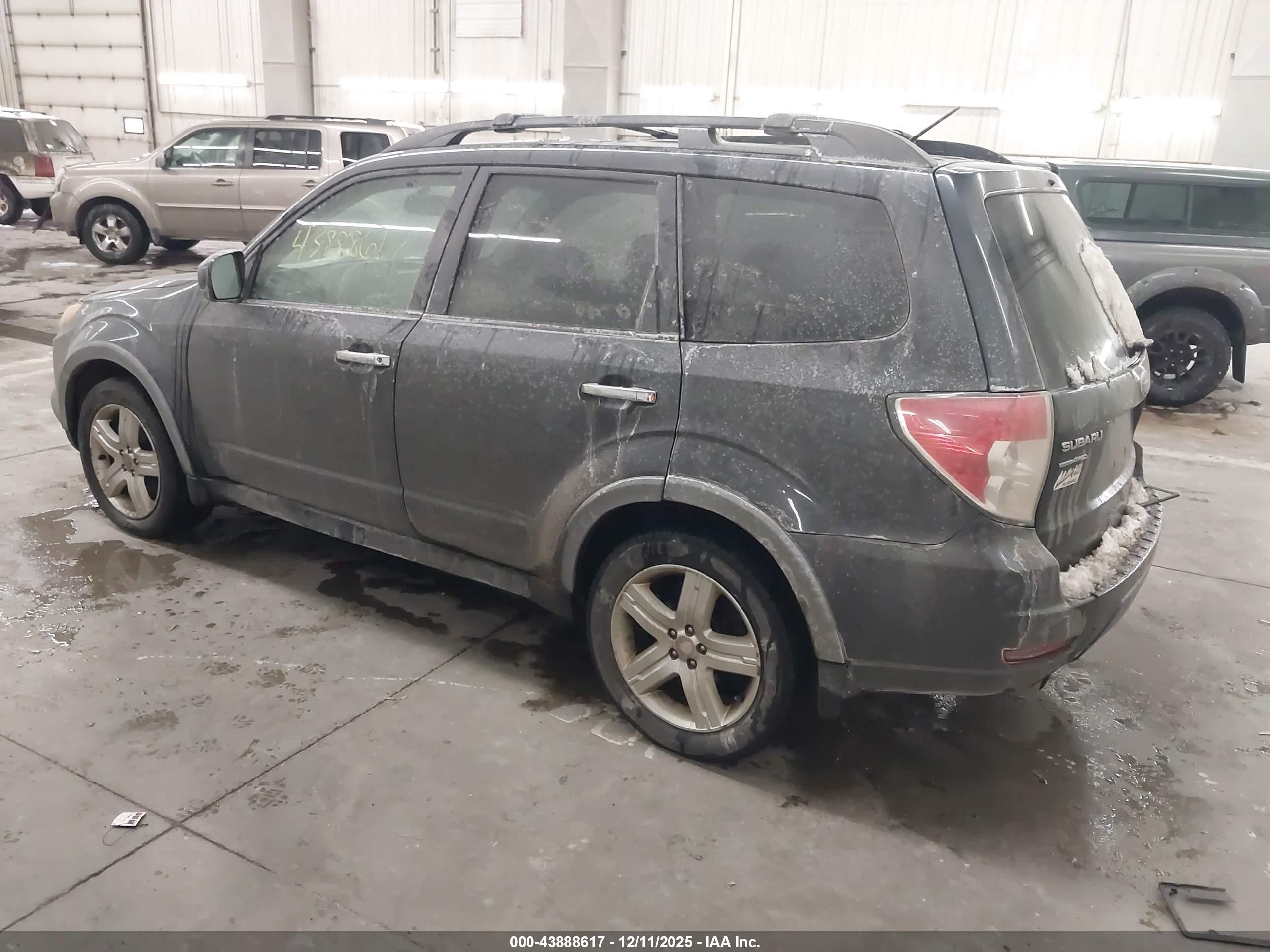 2010 Subaru Forester 2.5x Limited Gray vin: JF2SH6DC7AH736740