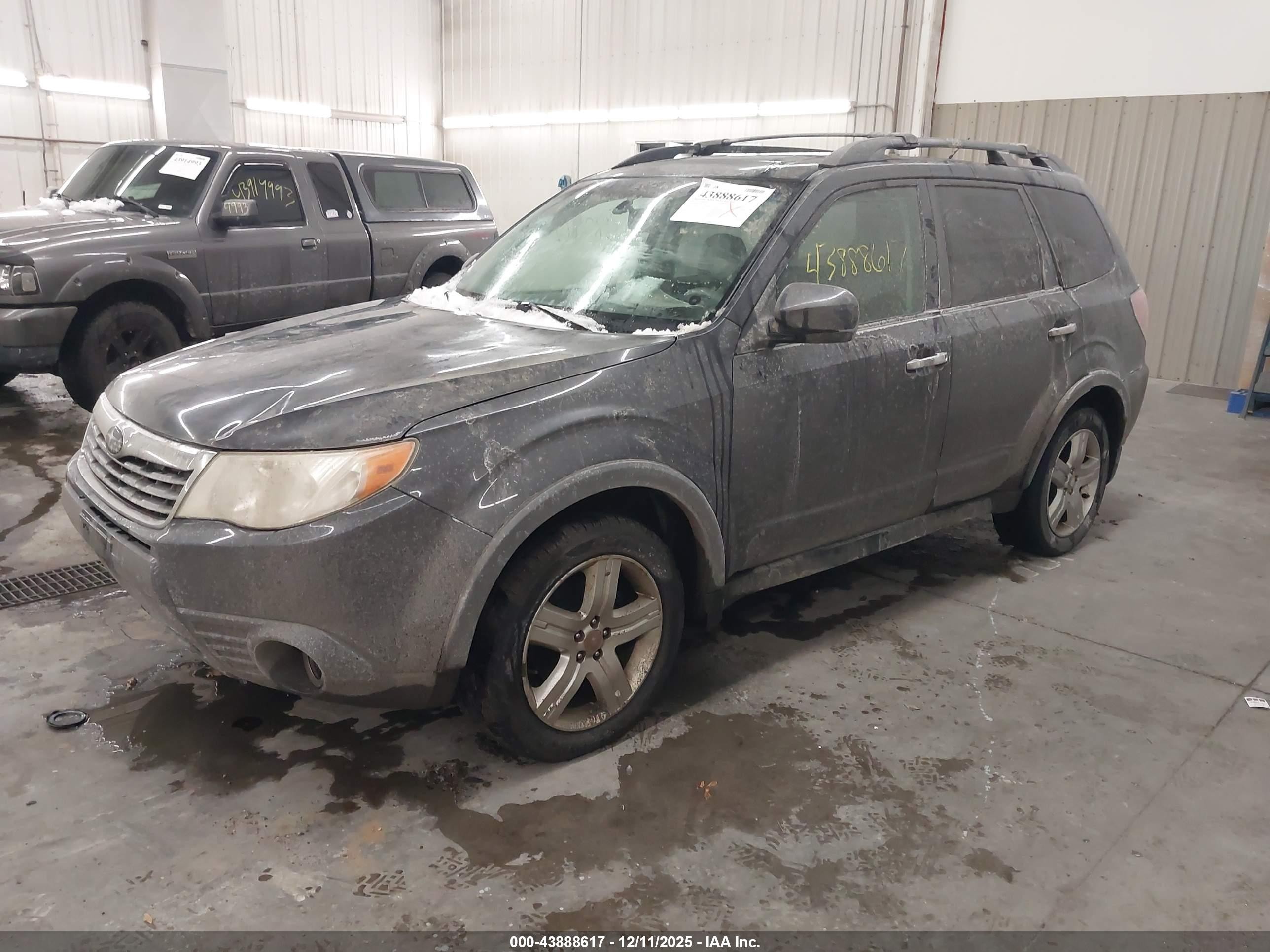 2010 Subaru Forester 2.5x Limited Gray vin: JF2SH6DC7AH736740