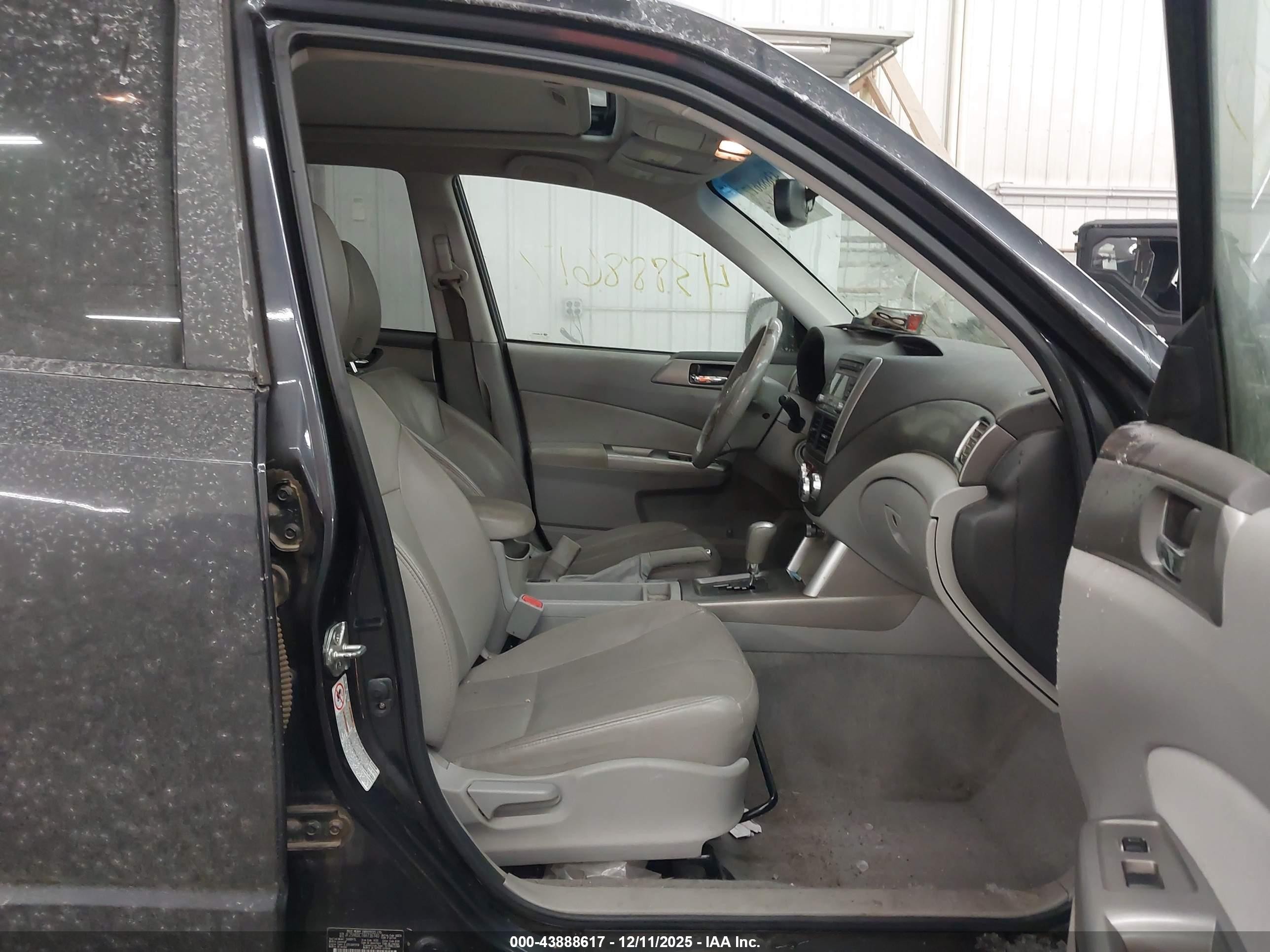 2010 Subaru Forester 2.5x Limited Gray vin: JF2SH6DC7AH736740