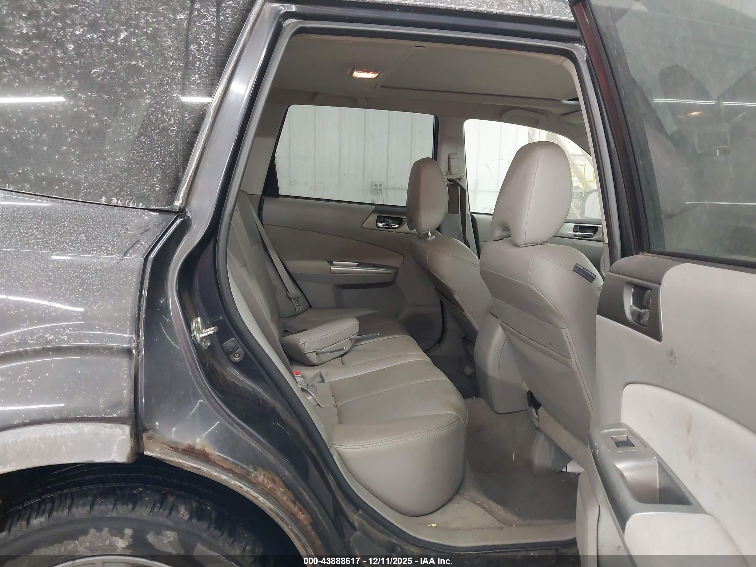 2010 Subaru Forester 2.5x Limited Gray vin: JF2SH6DC7AH736740