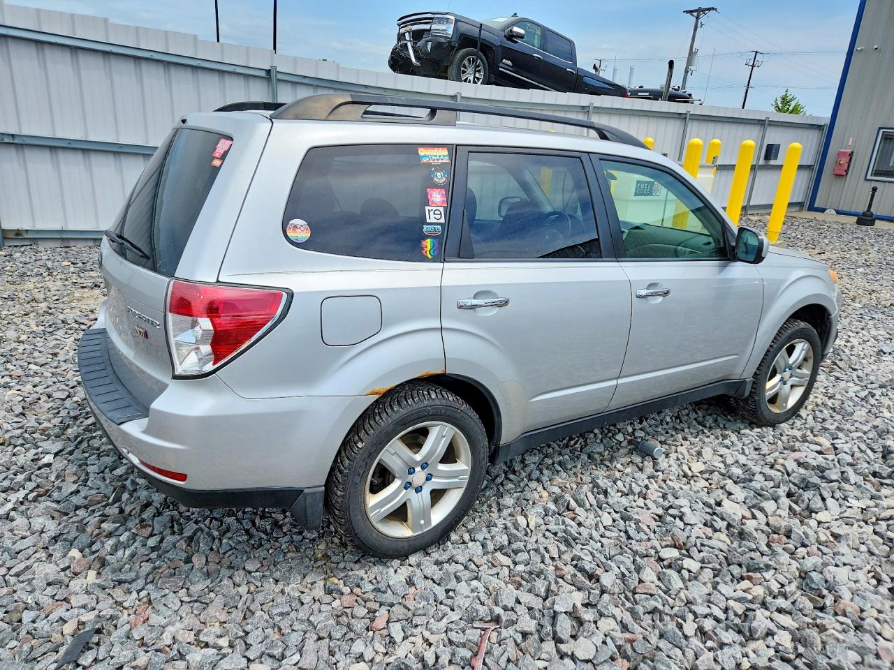 2010 Subaru Forester 2.5x Limited Silver vin: JF2SH6DC7AH777210