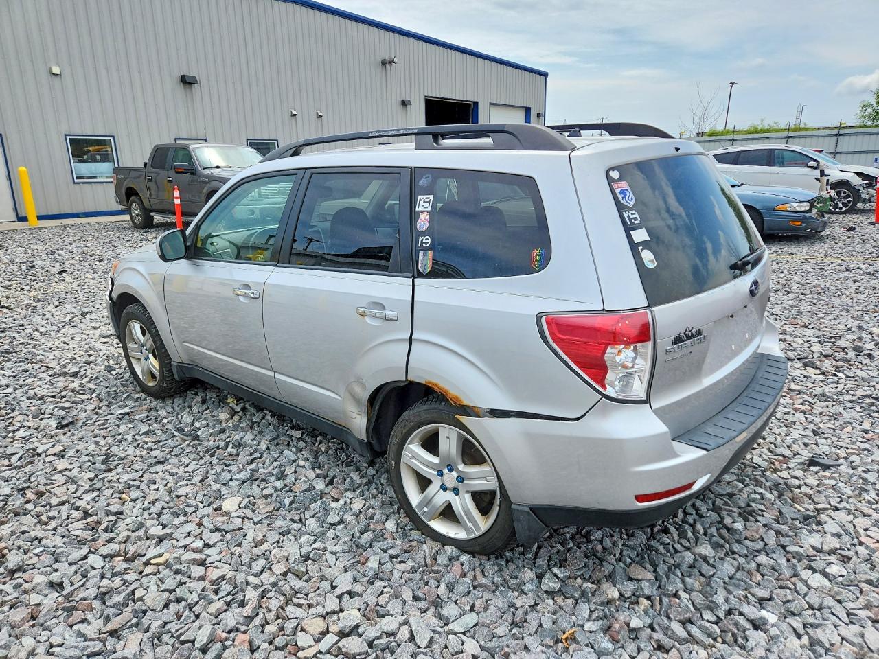 2010 Subaru Forester 2.5x Limited Silver vin: JF2SH6DC7AH777210