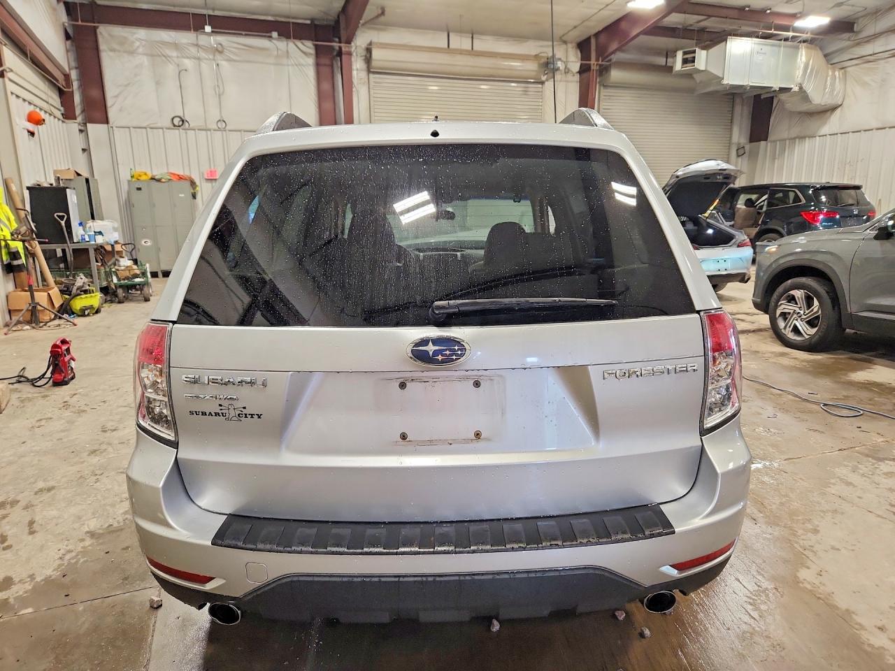 2010 Subaru Forester 2.5x Limited Silver vin: JF2SH6DC7AH913531