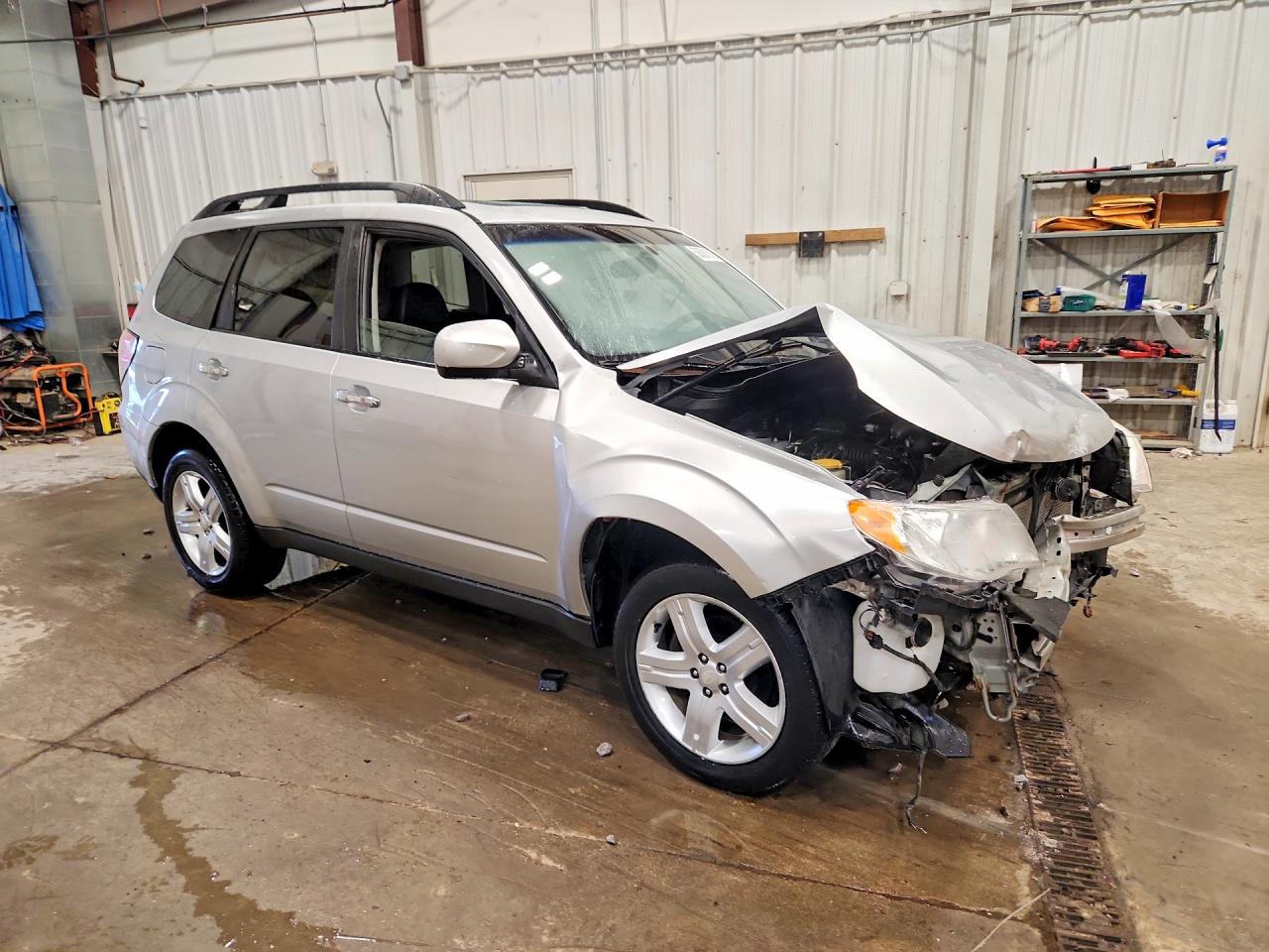 2010 Subaru Forester 2.5x Limited Silver vin: JF2SH6DC7AH913531