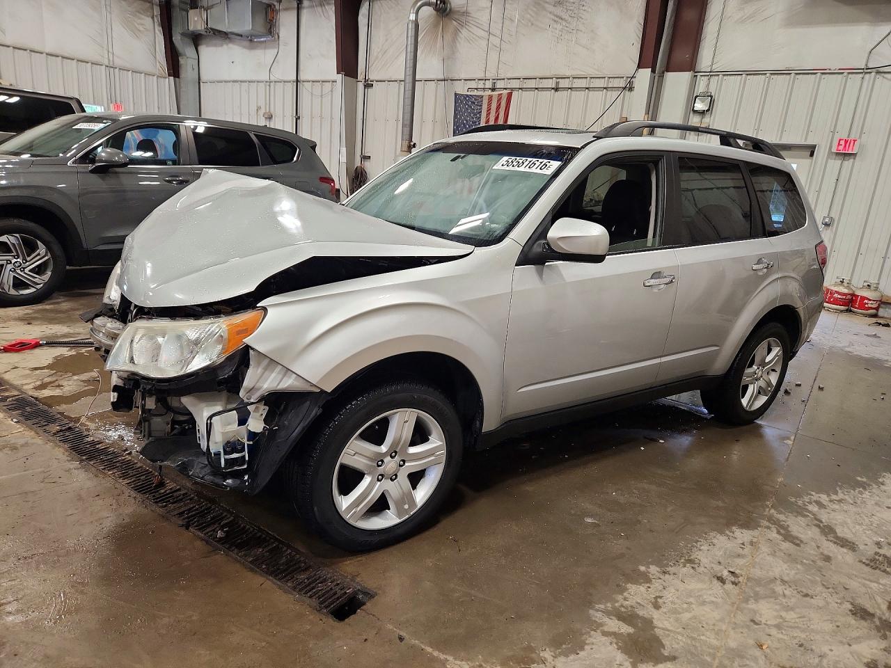 2010 Subaru Forester 2.5x Limited Silver vin: JF2SH6DC7AH913531