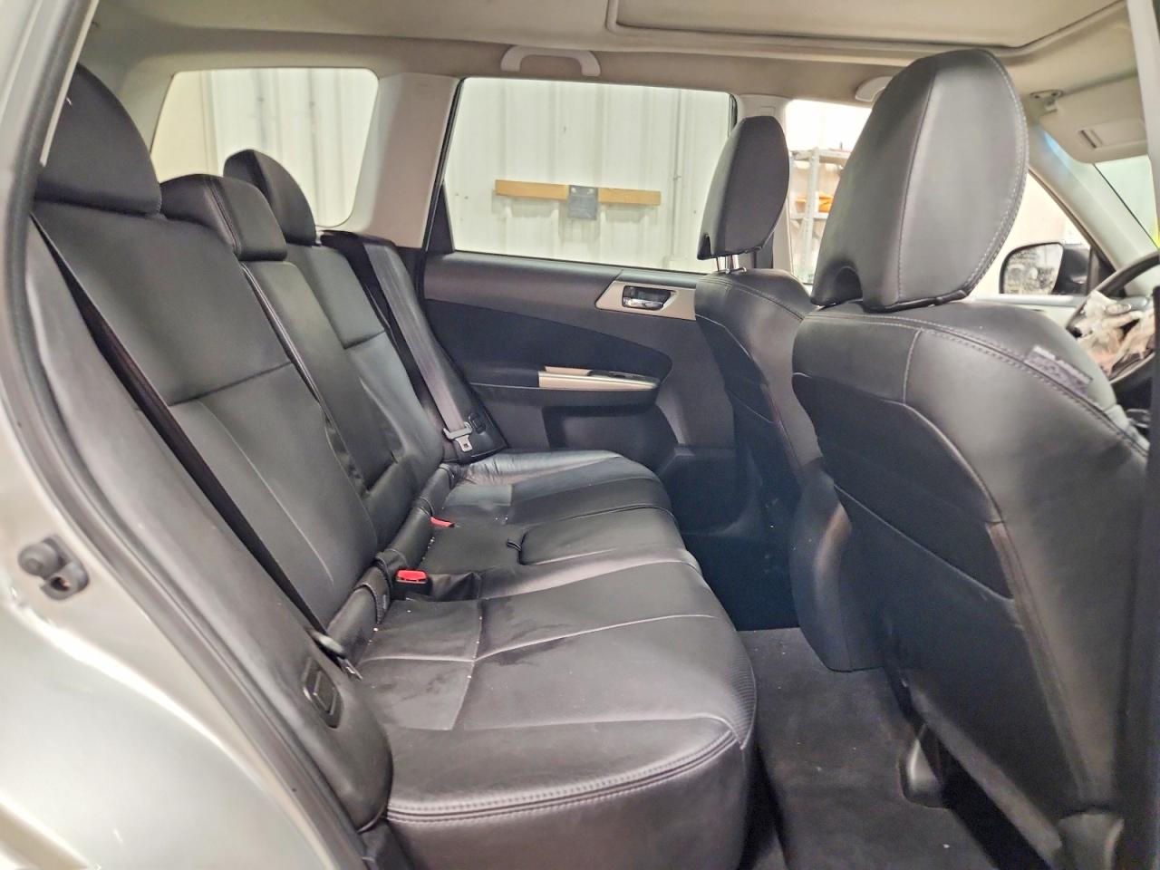 2010 Subaru Forester 2.5x Limited Silver vin: JF2SH6DC7AH913531
