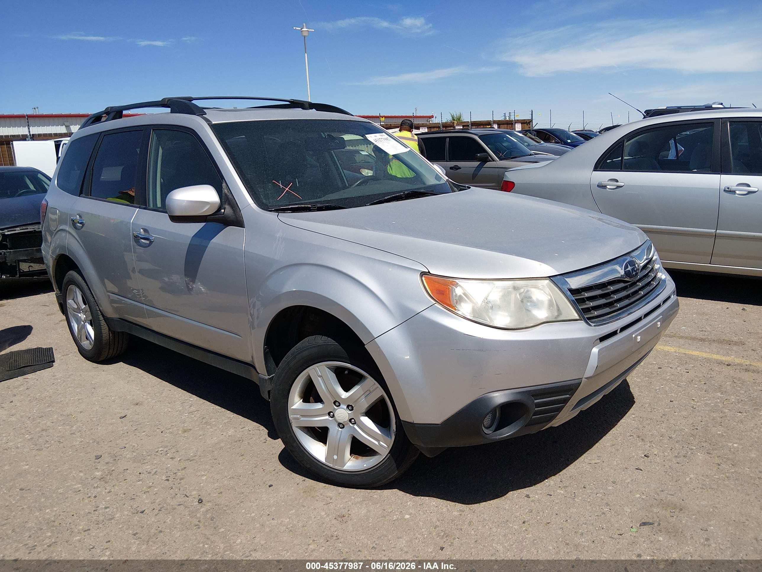 2010 Subaru Forester 2.5x Limited Silver vin: JF2SH6DC8AH700281
