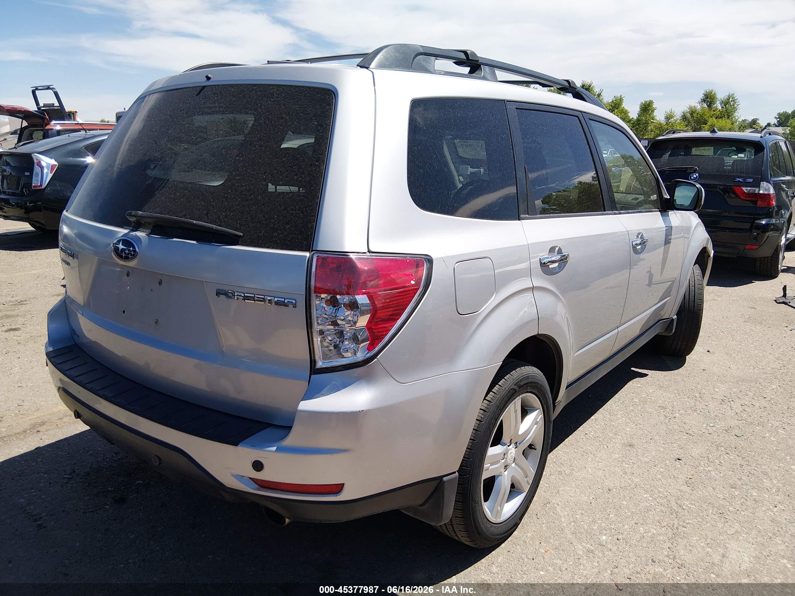 2010 Subaru Forester 2.5x Limited Silver vin: JF2SH6DC8AH700281
