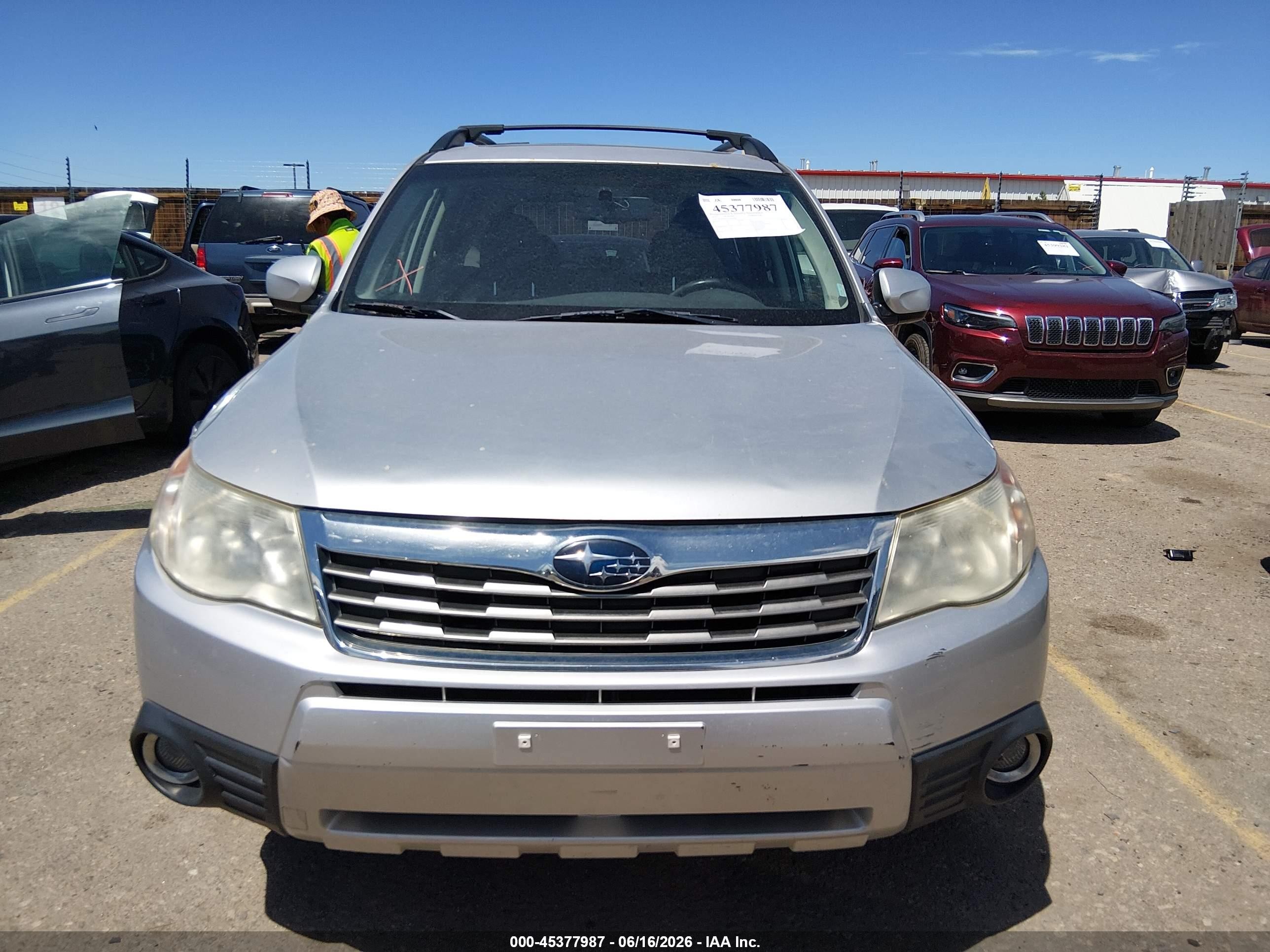 2010 Subaru Forester 2.5x Limited Silver vin: JF2SH6DC8AH700281