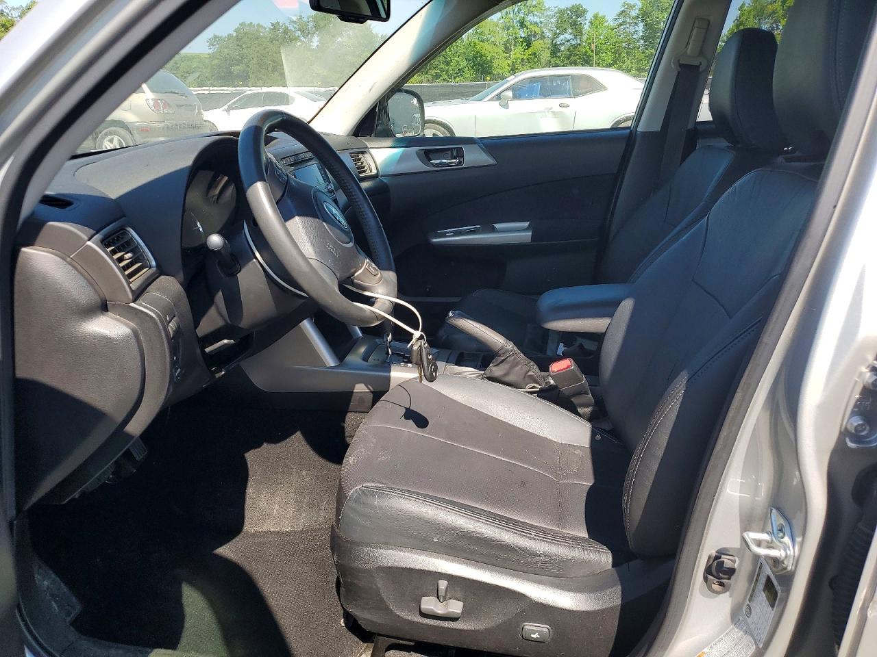 2010 Subaru Forester 2.5x Limited Silver vin: JF2SH6DC8AH706128