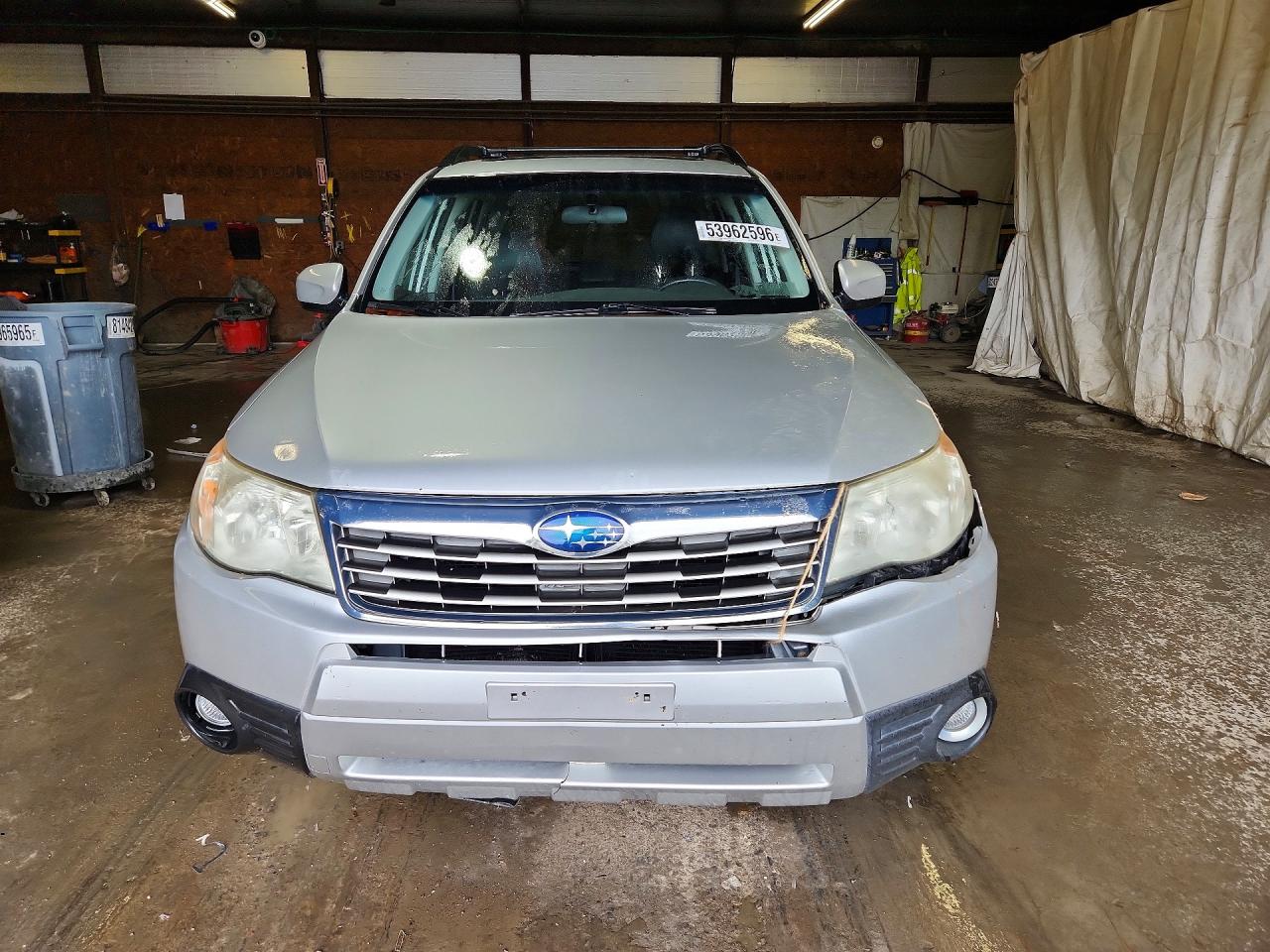 2010 Subaru Forester 2.5x Limited Silver vin: JF2SH6DC8AH730610