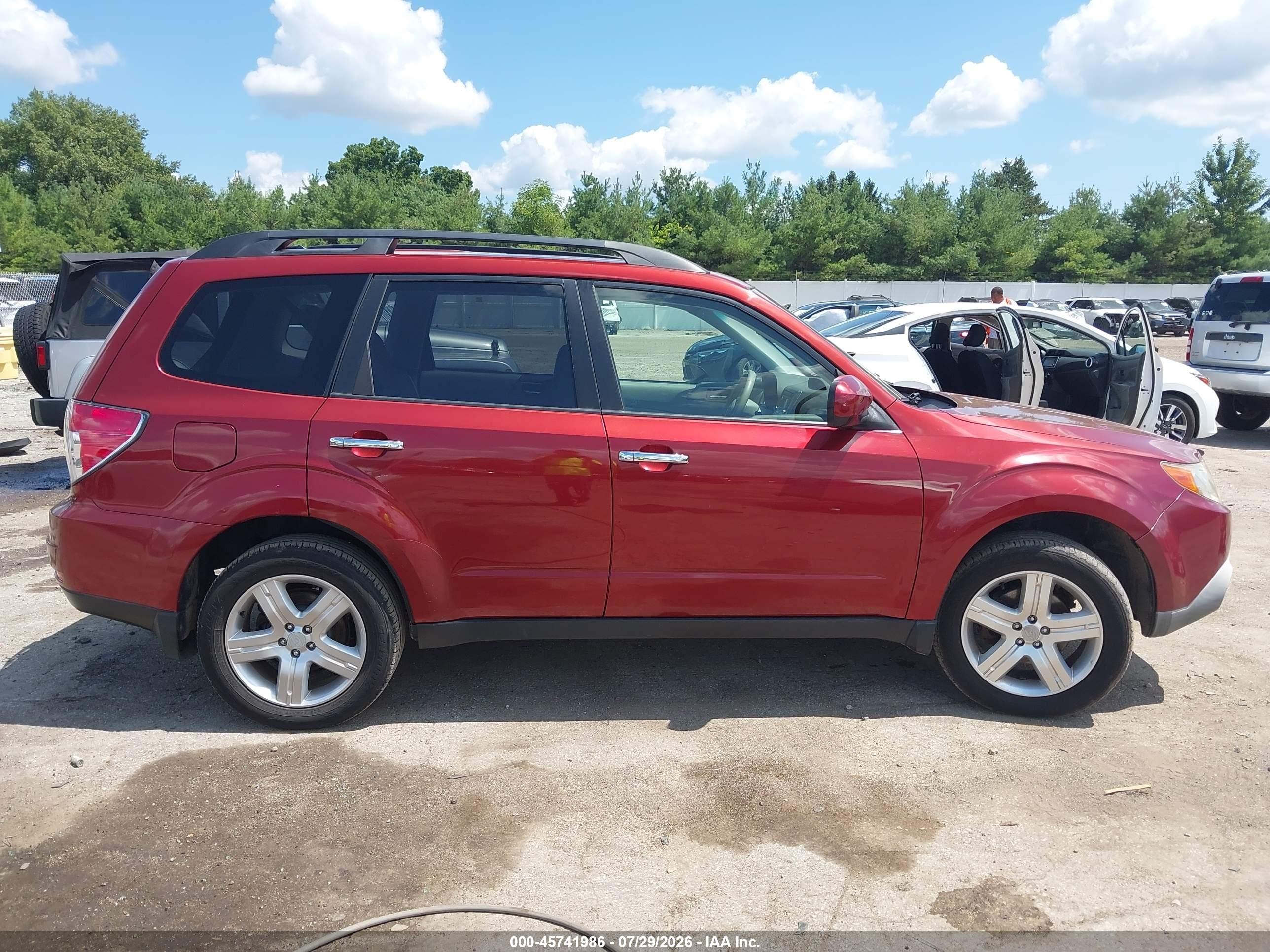 2010 Subaru Forester 2.5x Limited Red vin: JF2SH6DC8AH747844