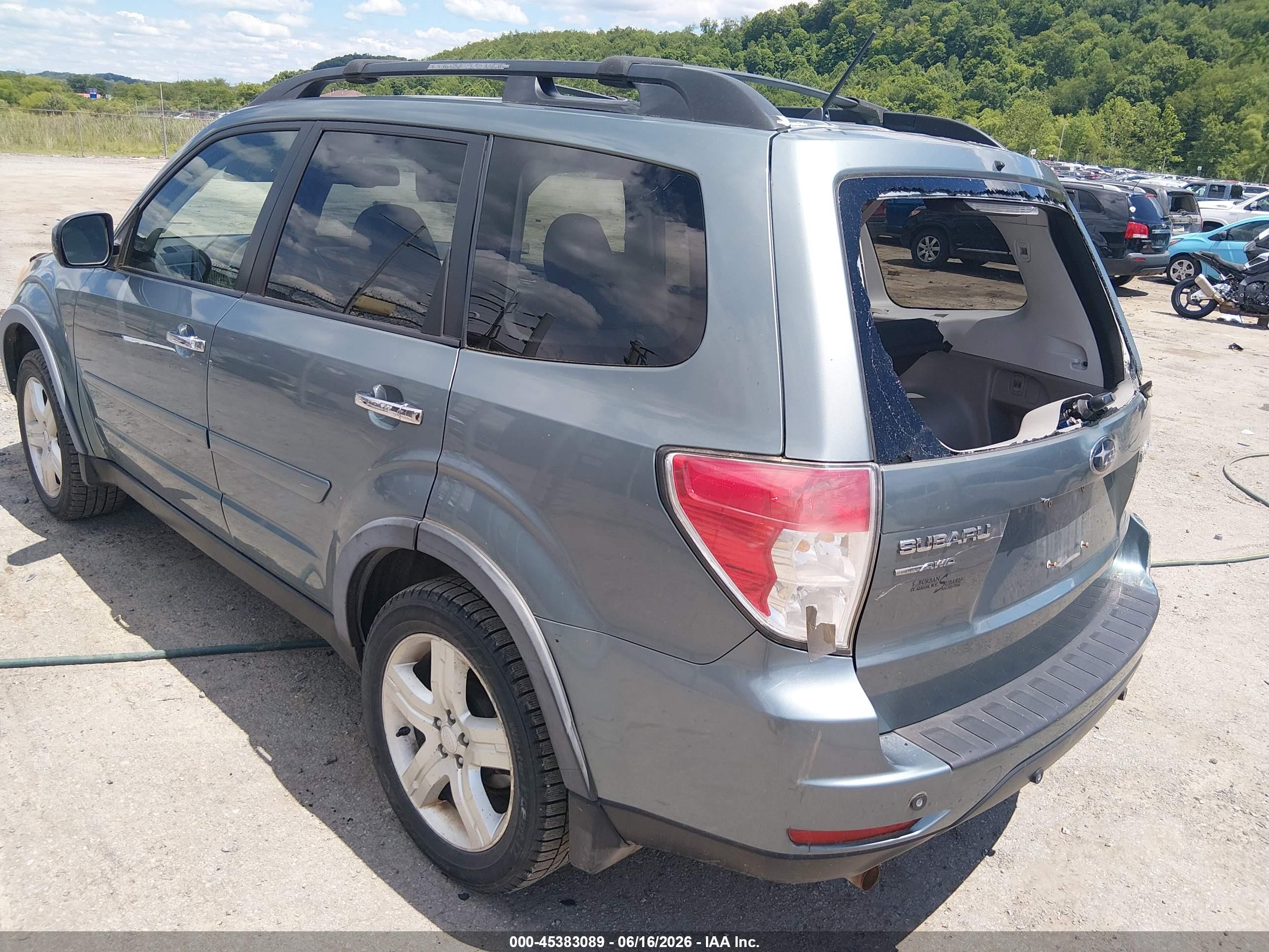 2010 Subaru Forester 2.5x Limited Light Blue vin: JF2SH6DC8AH757774