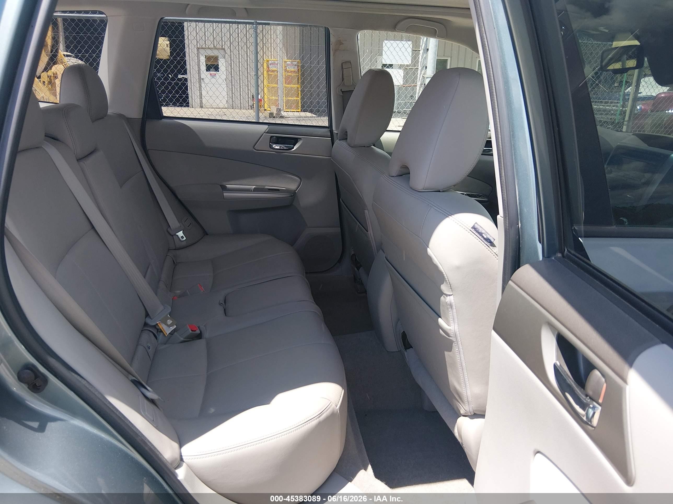 2010 Subaru Forester 2.5x Limited Light Blue vin: JF2SH6DC8AH757774