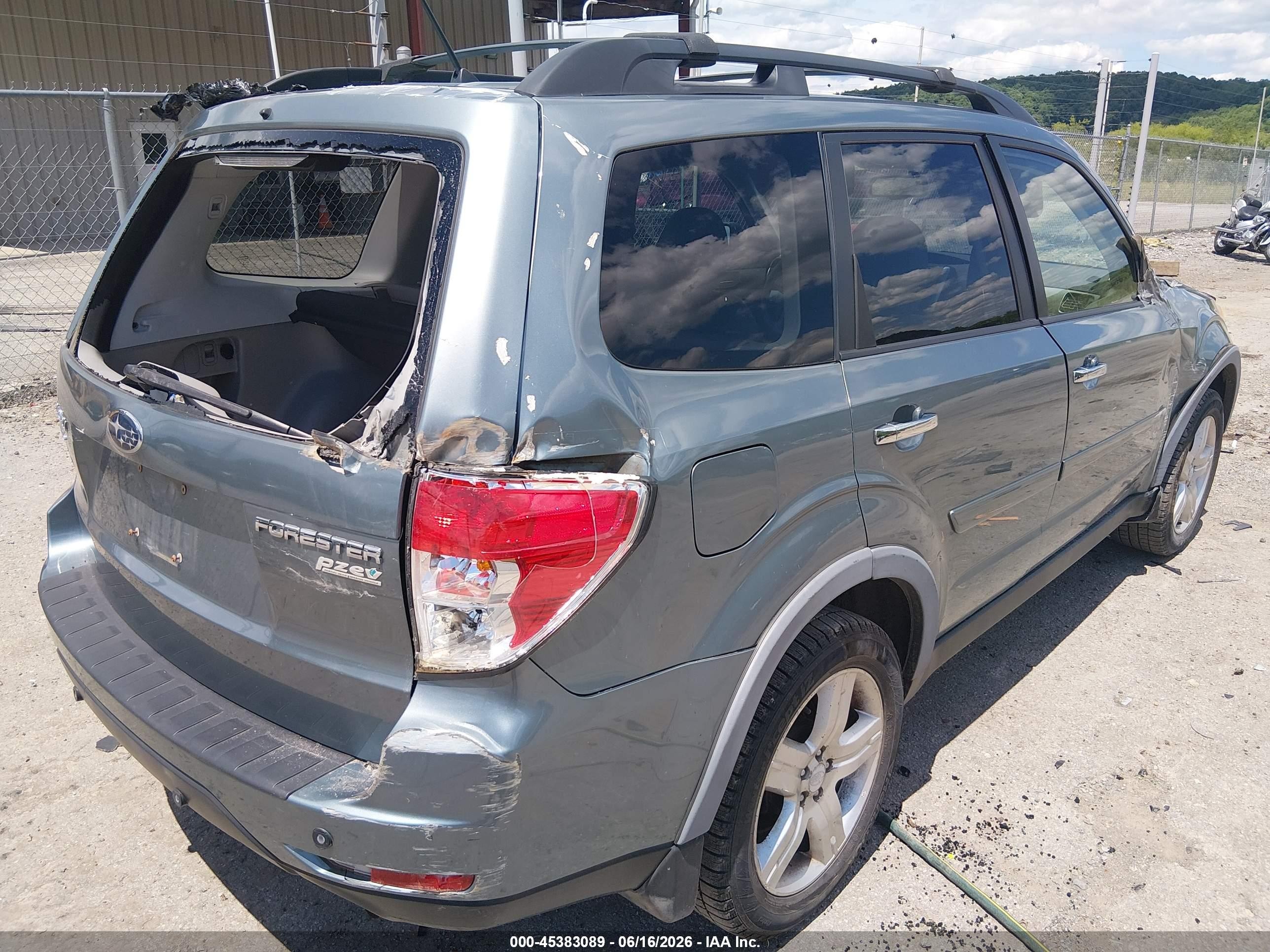 2010 Subaru Forester 2.5x Limited Light Blue vin: JF2SH6DC8AH757774