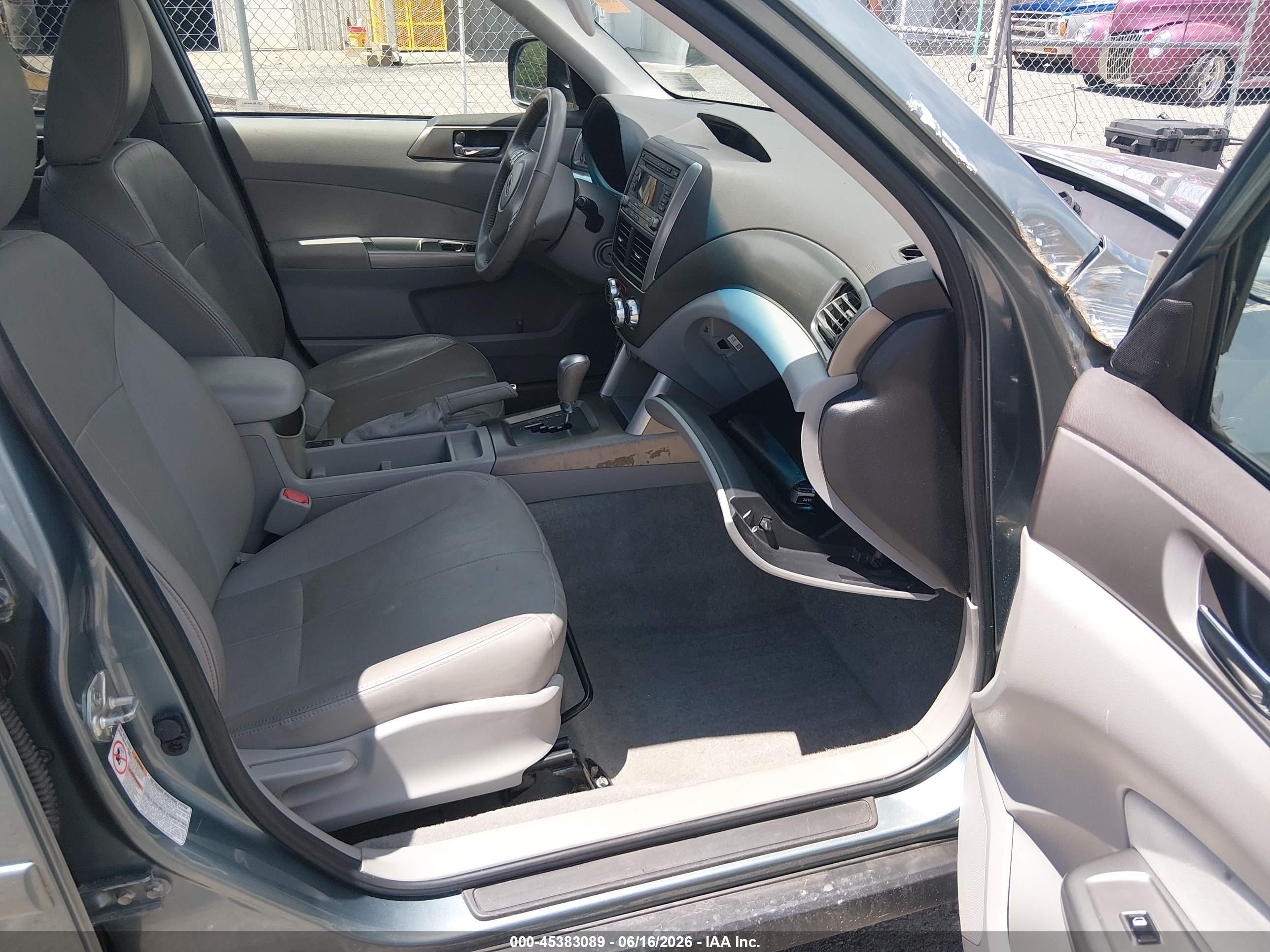 2010 Subaru Forester 2.5x Limited Light Blue vin: JF2SH6DC8AH757774