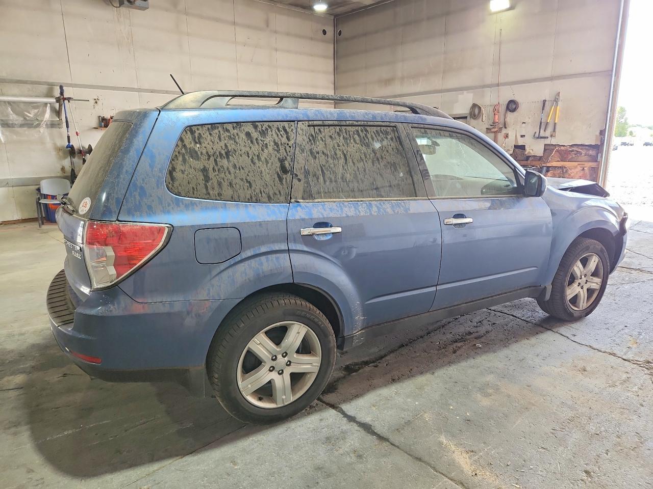 2010 Subaru Forester 2.5x Limited Blue vin: JF2SH6DC8AH806195