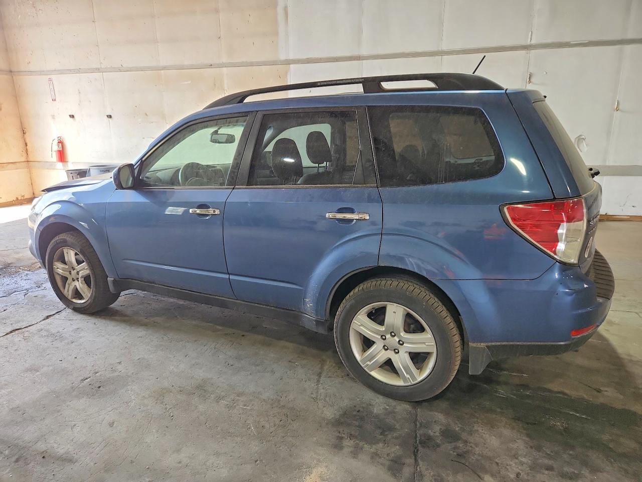 2010 Subaru Forester 2.5x Limited Blue vin: JF2SH6DC8AH806195