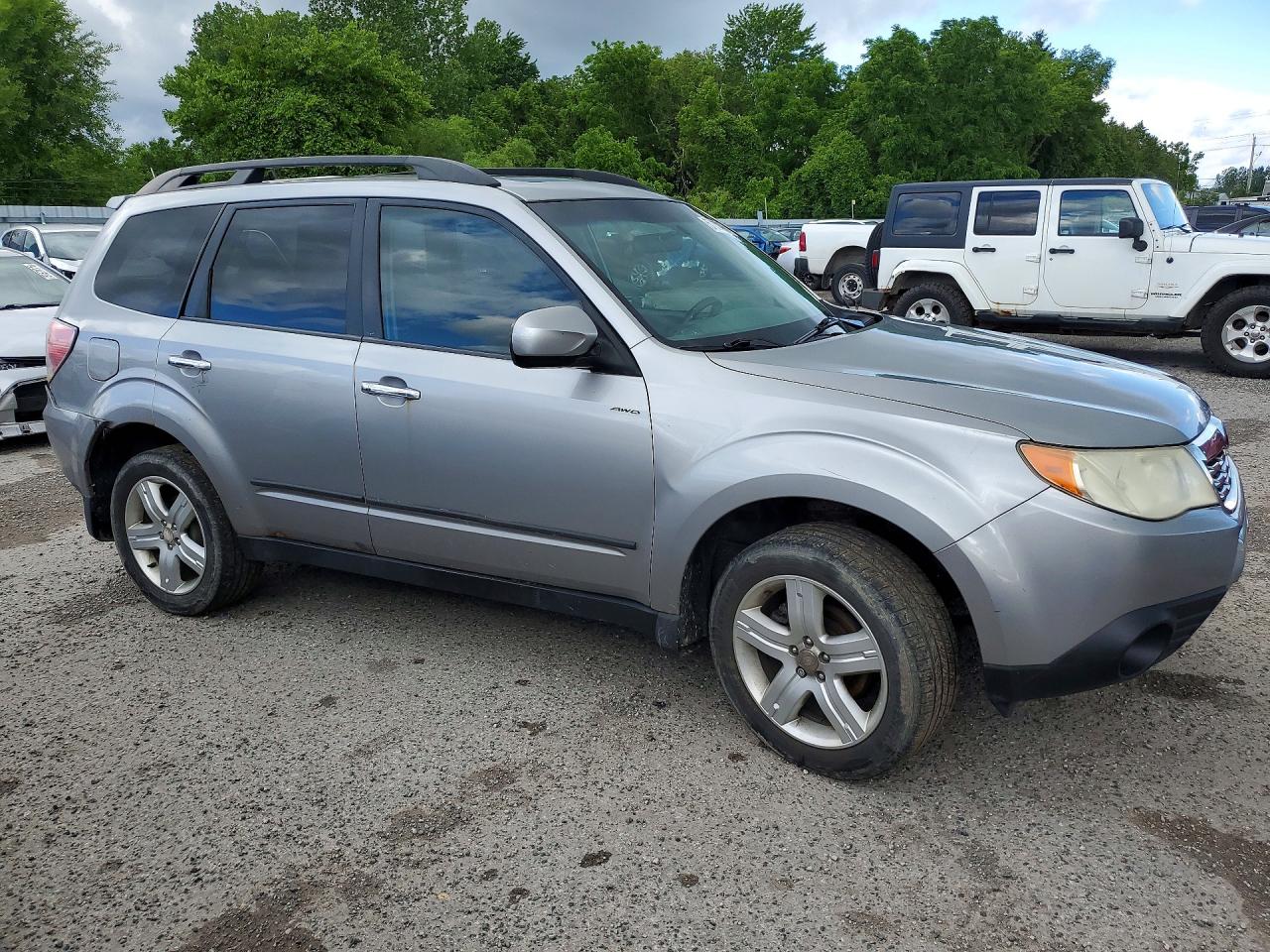 2010 Subaru Forester 2.5x Limited Silver vin: JF2SH6DCXAH702727