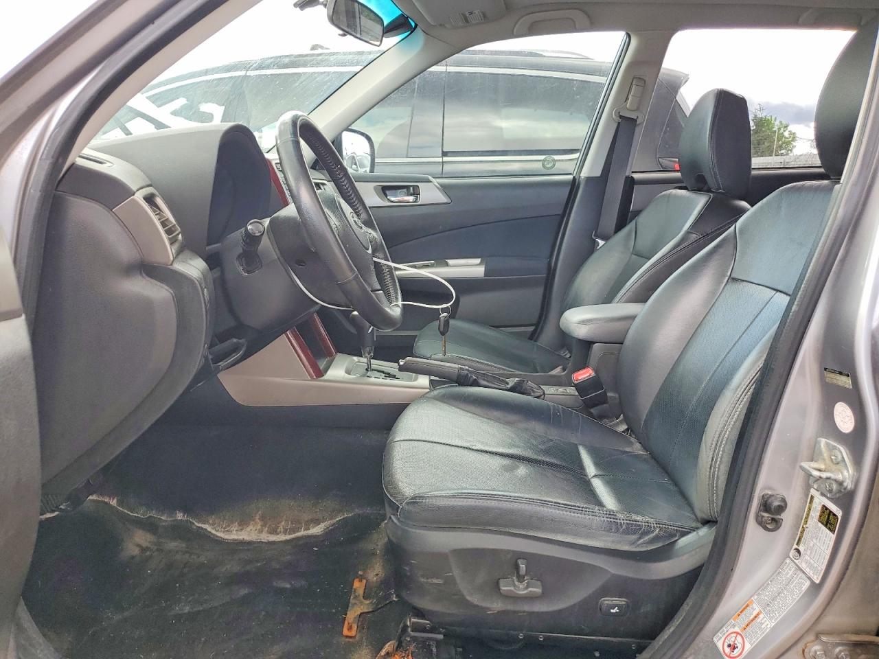 2010 Subaru Forester 2.5x Limited Silver vin: JF2SH6DCXAH702727