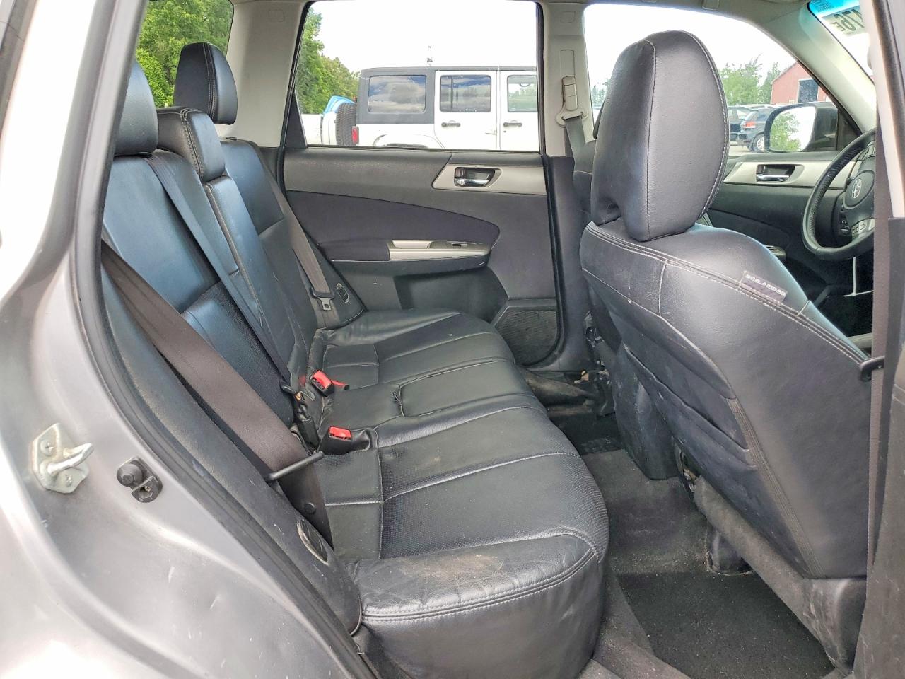 2010 Subaru Forester 2.5x Limited Silver vin: JF2SH6DCXAH702727