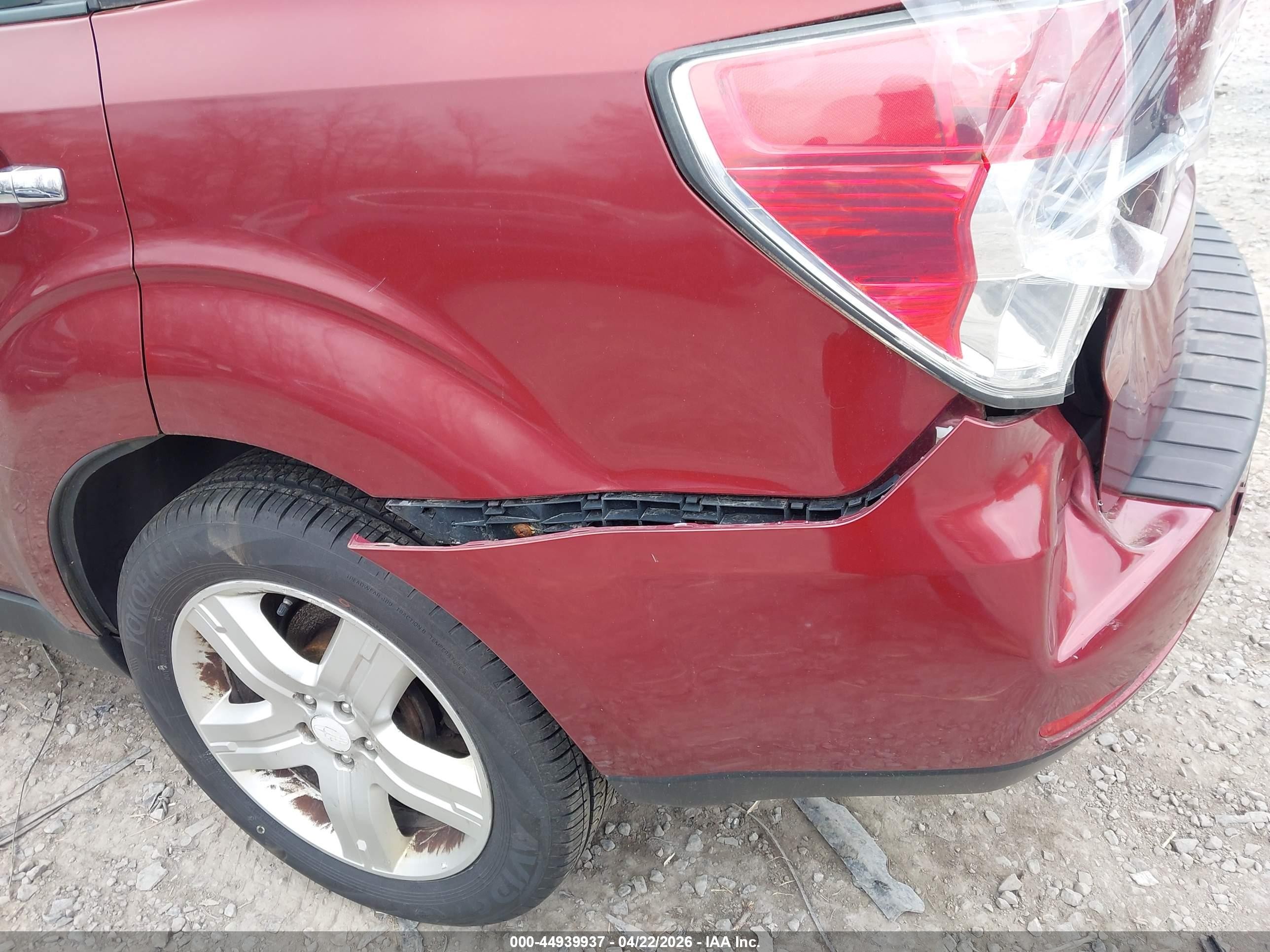 2010 Subaru Forester 2.5x Limited Red vin: JF2SH6DCXAH713856