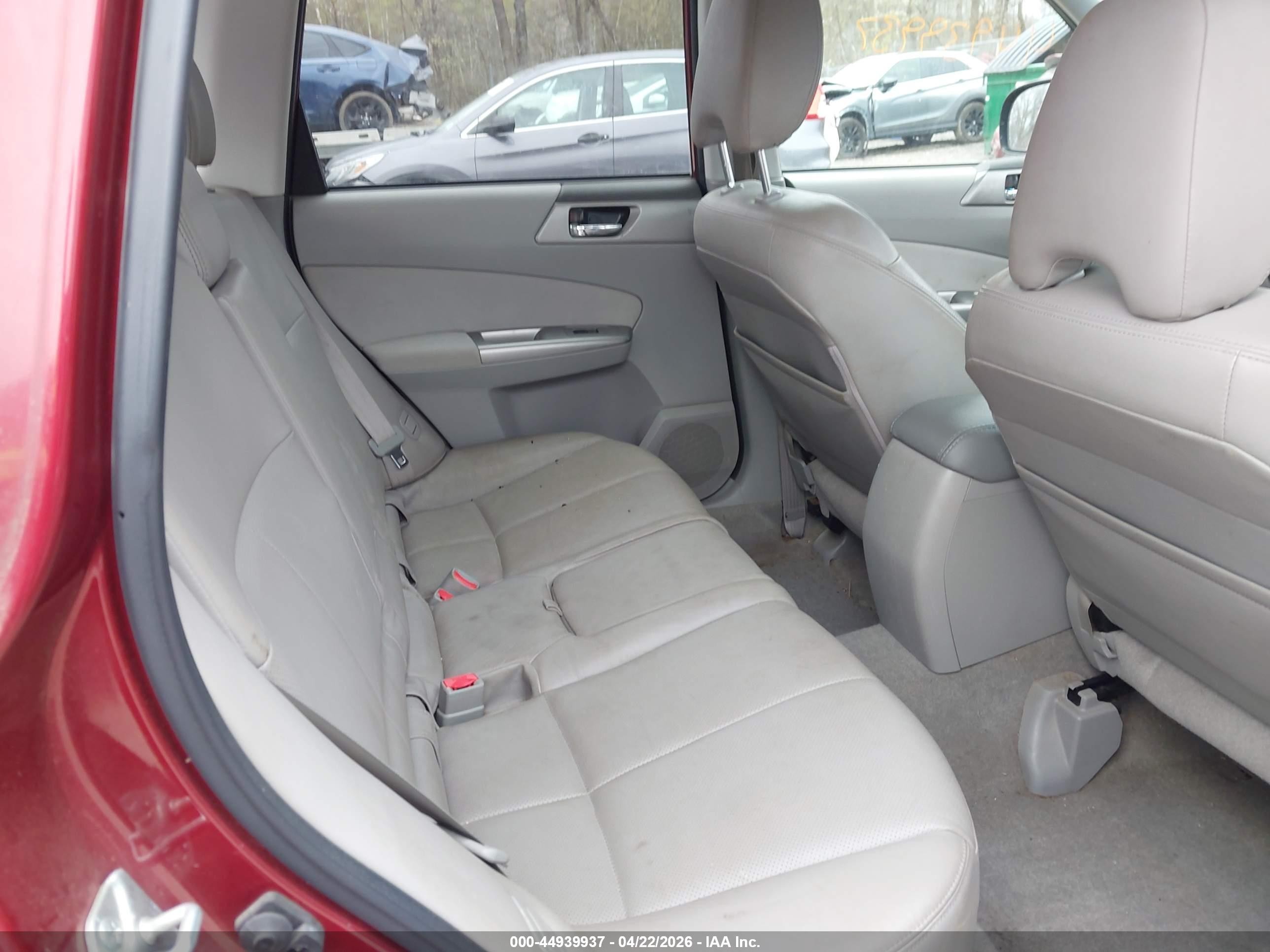 2010 Subaru Forester 2.5x Limited Red vin: JF2SH6DCXAH713856