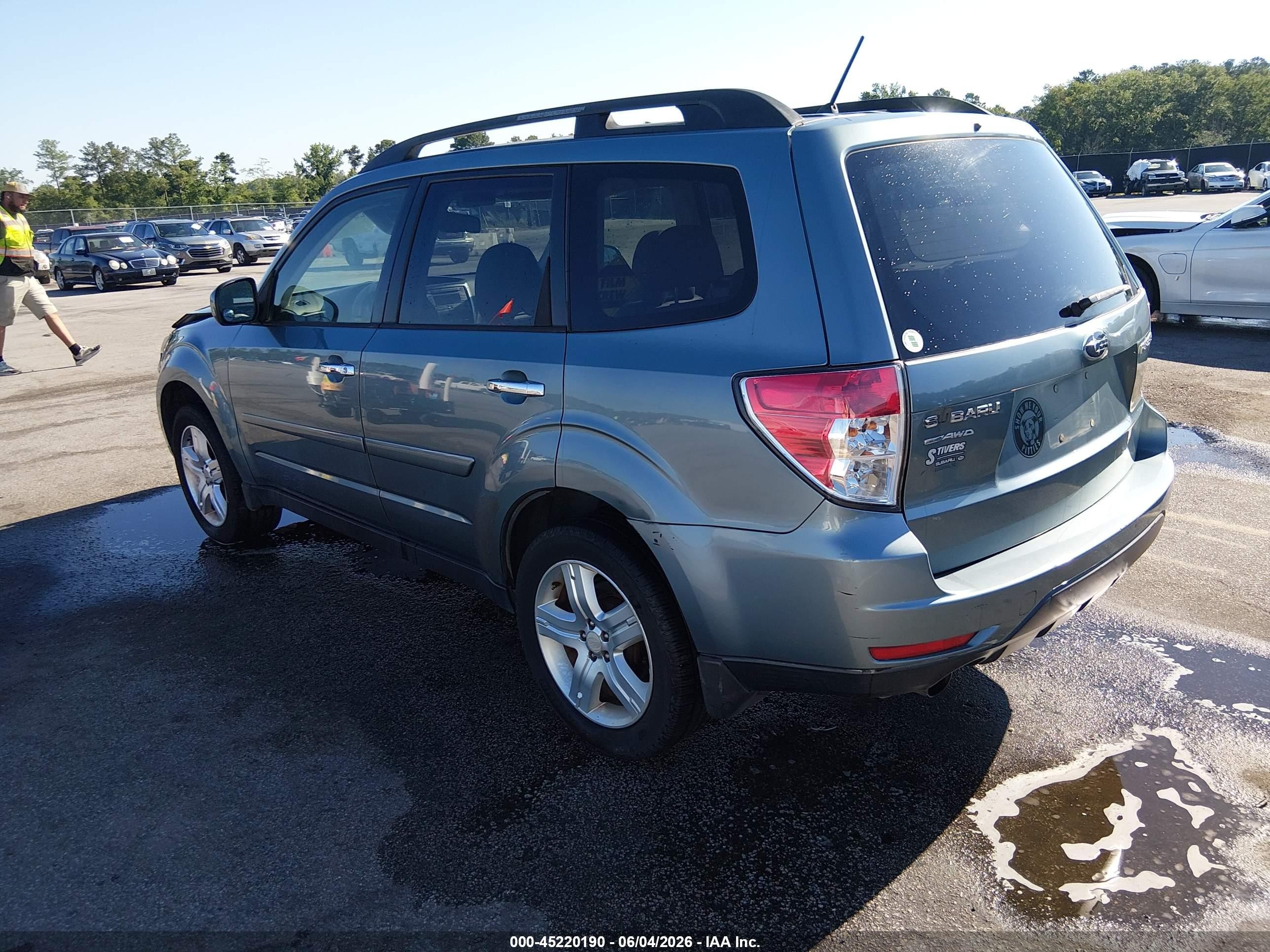 2010 Subaru Forester 2.5x Limited Light Blue vin: JF2SH6DCXAH745934