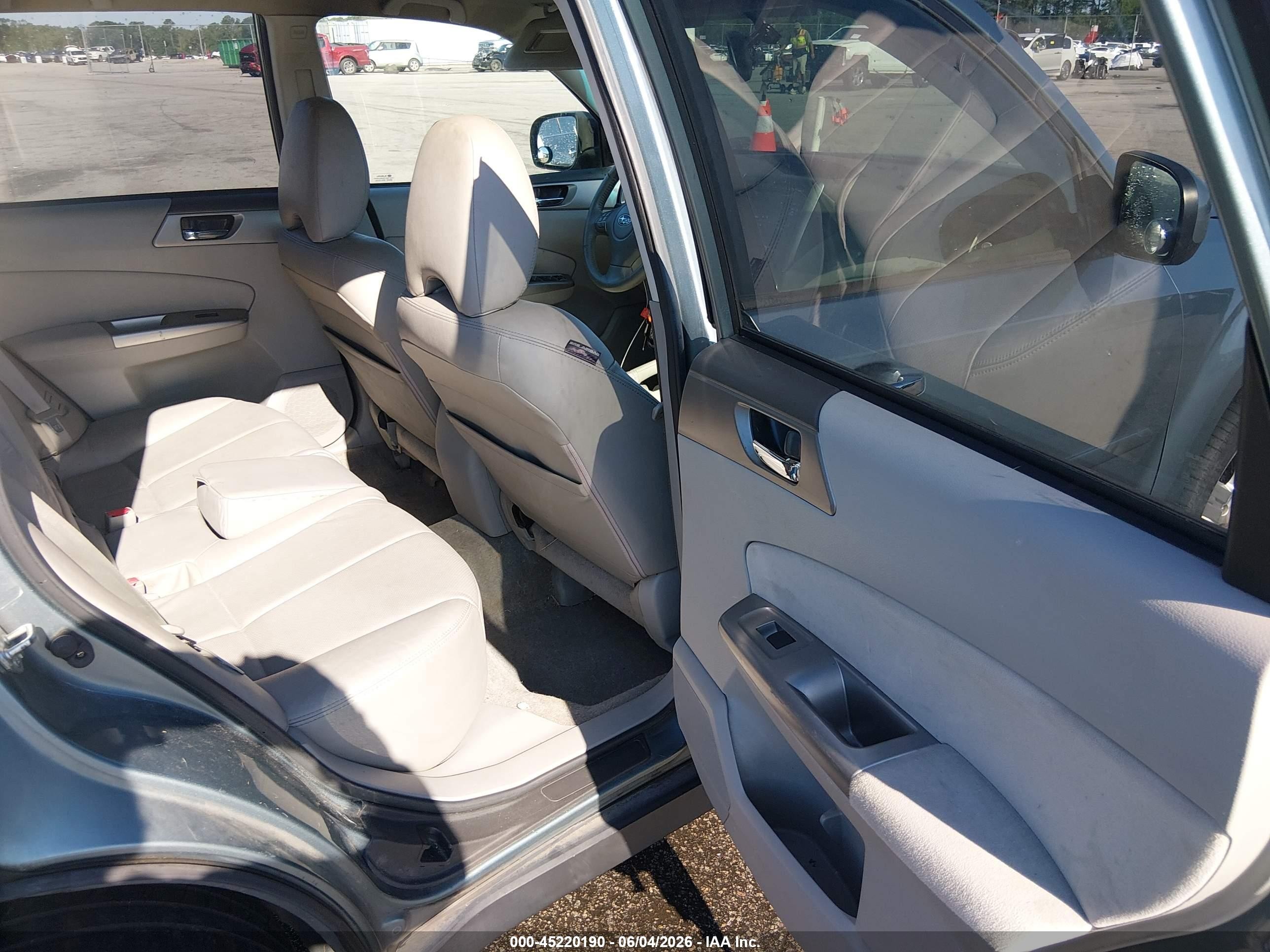 2010 Subaru Forester 2.5x Limited Light Blue vin: JF2SH6DCXAH745934