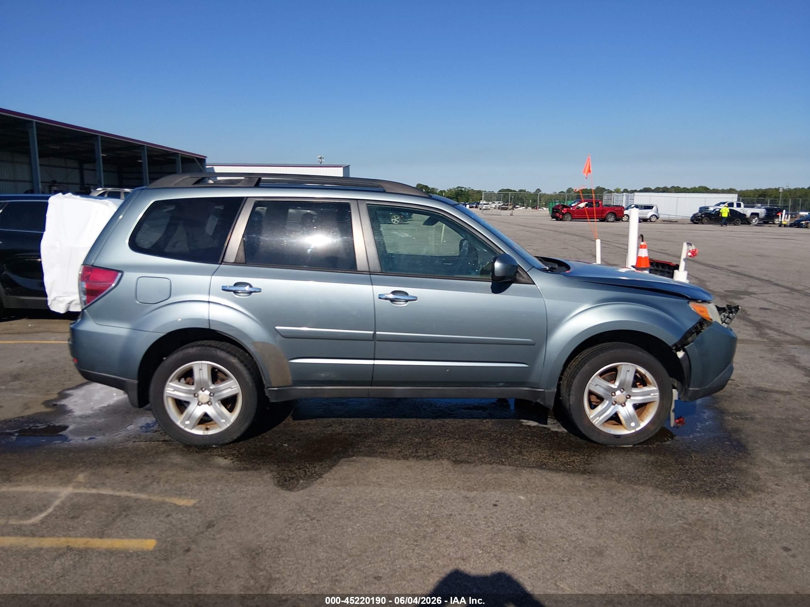 2010 Subaru Forester 2.5x Limited Light Blue vin: JF2SH6DCXAH745934