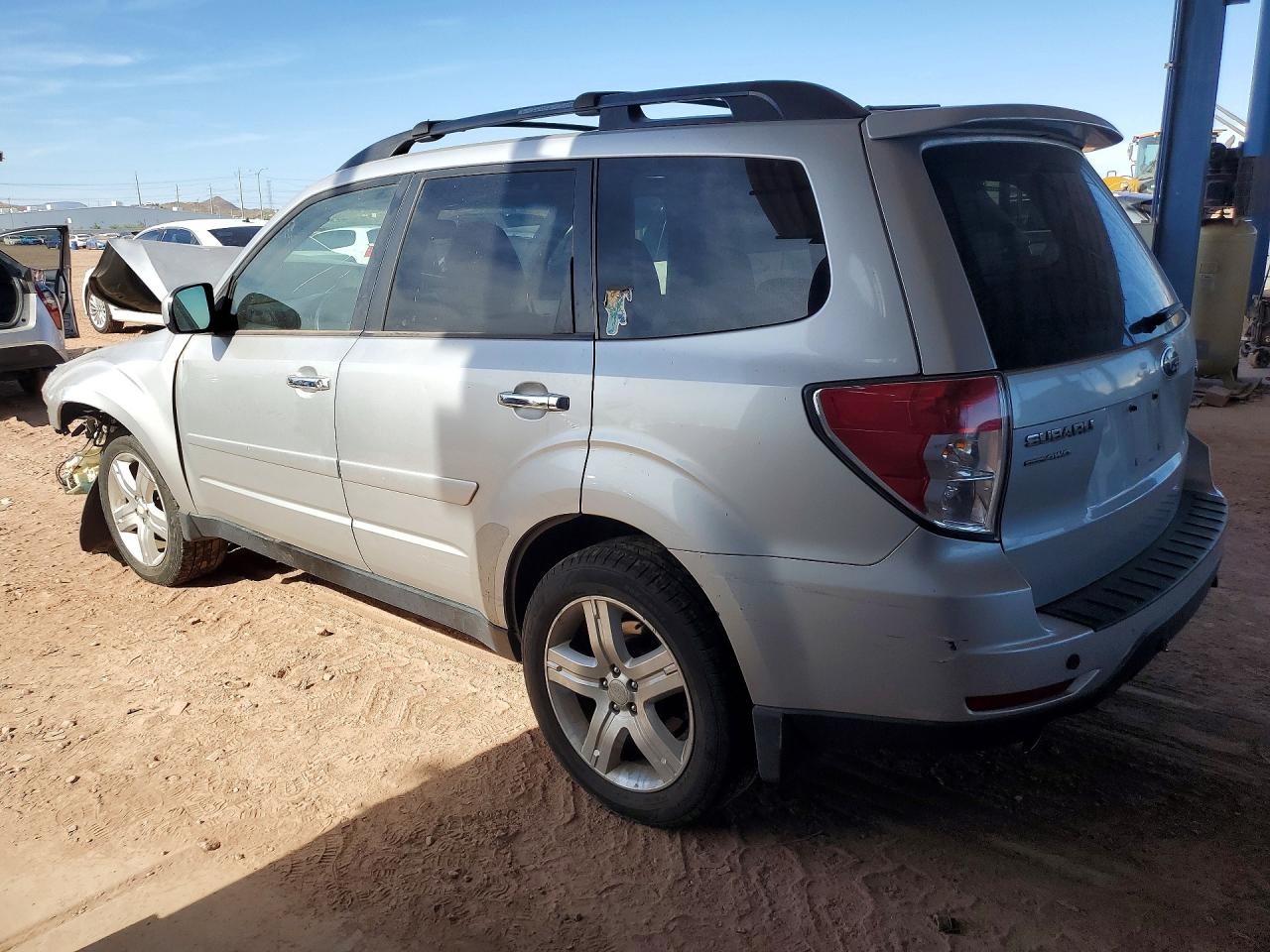2010 Subaru Forester 2.5x Limited Silver vin: JF2SH6DCXAH913717