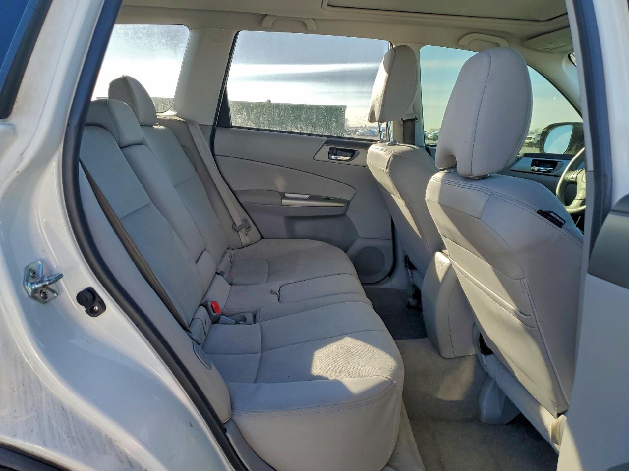 2010 Subaru Forester 2.5xt White vin: JF2SH6ECXAH903624