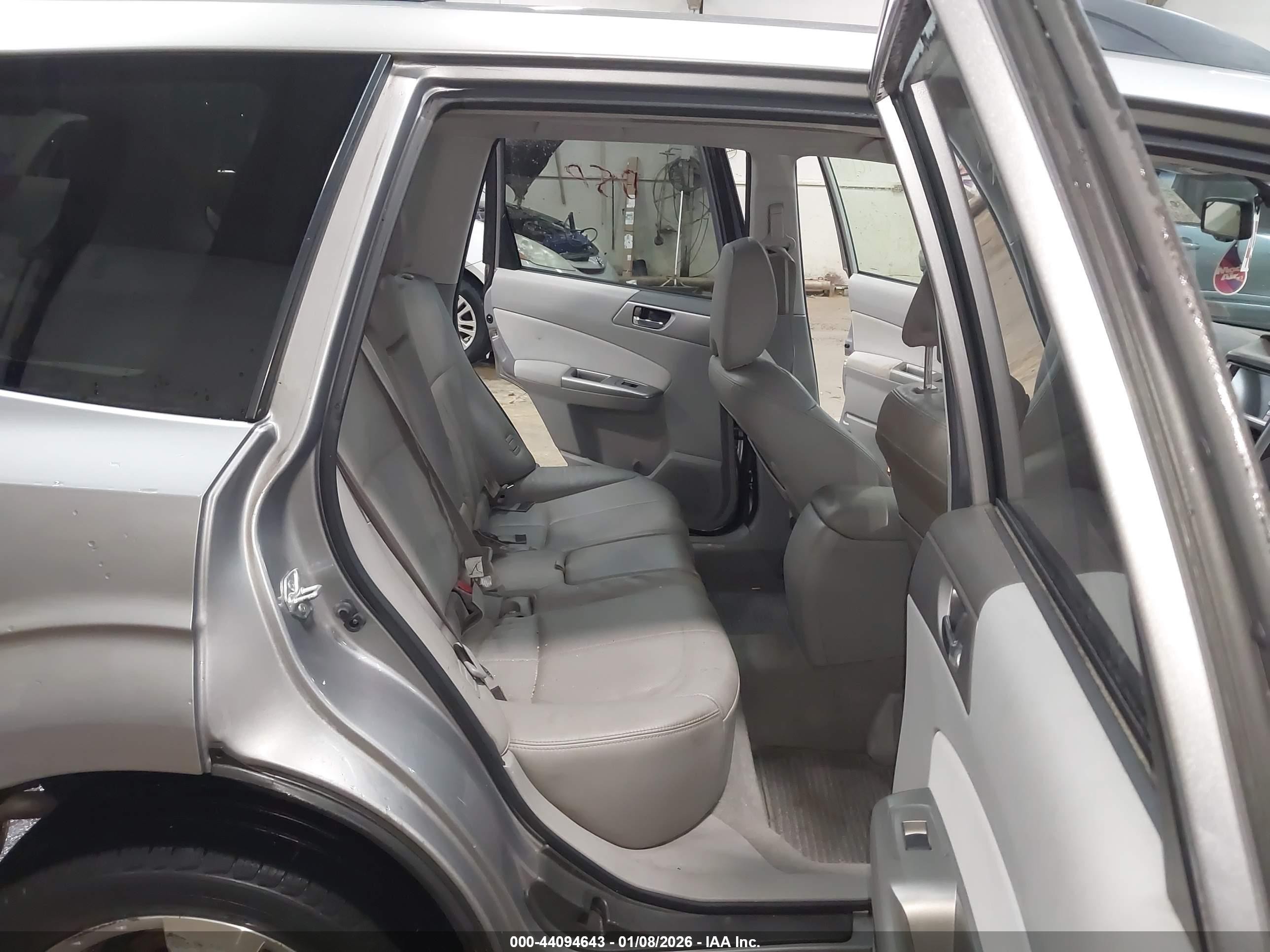 2010 Subaru Forester 2.5xt Limited Silver vin: JF2SH6FC0AH715306
