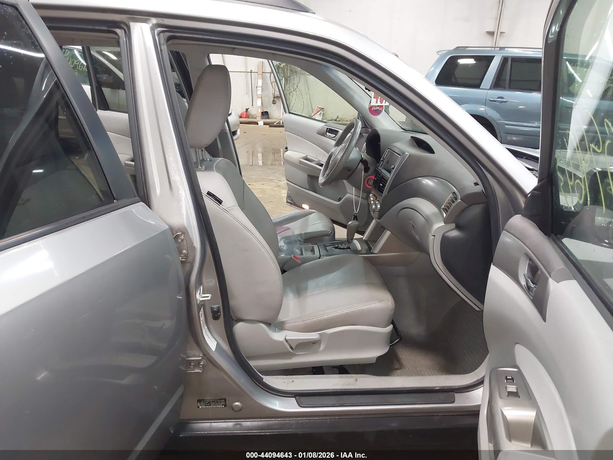 2010 Subaru Forester 2.5xt Limited Silver vin: JF2SH6FC0AH715306