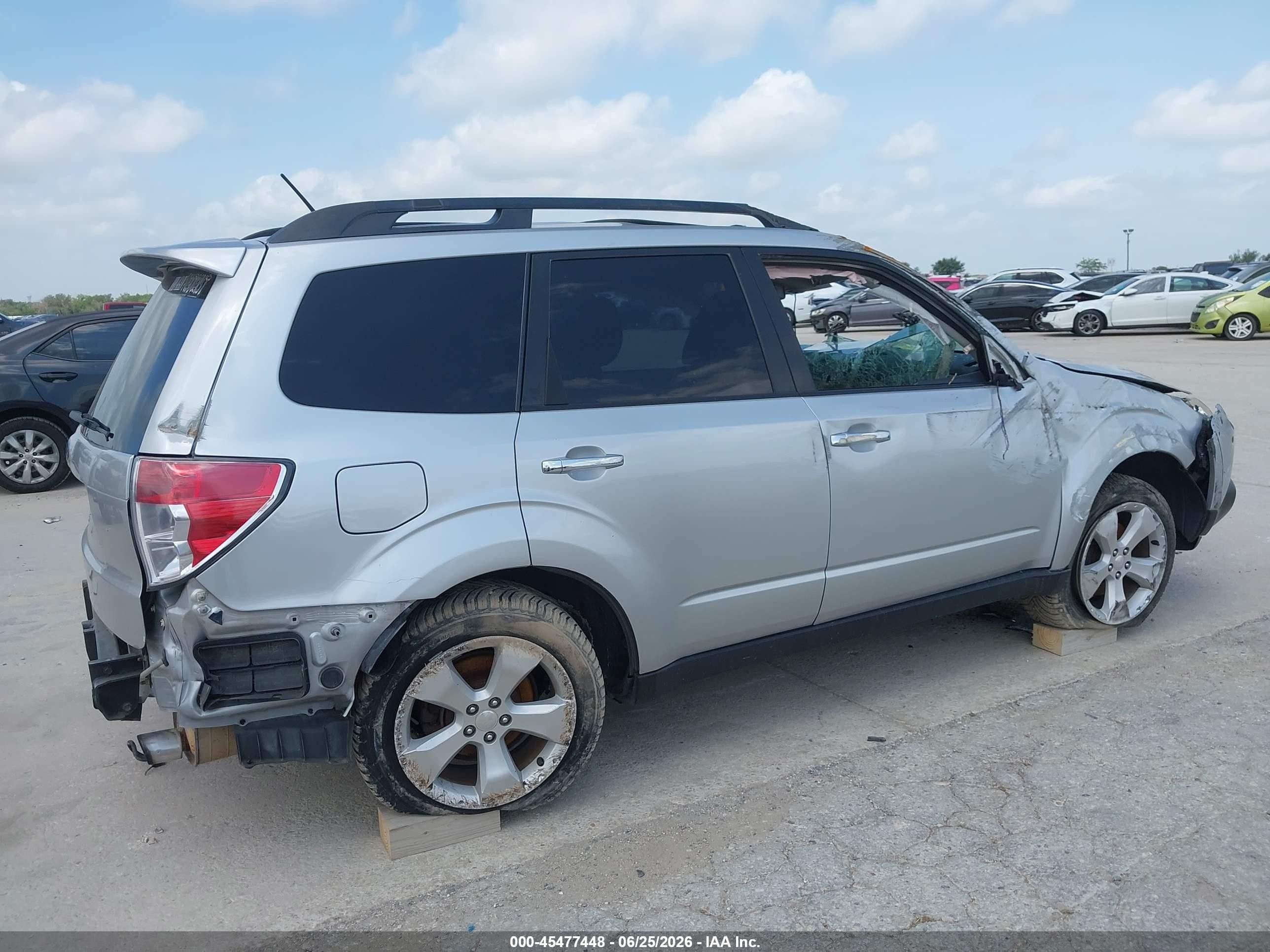 2010 Subaru Forester 2.5xt Limited Серебряный vin: JF2SH6FC0AH735085