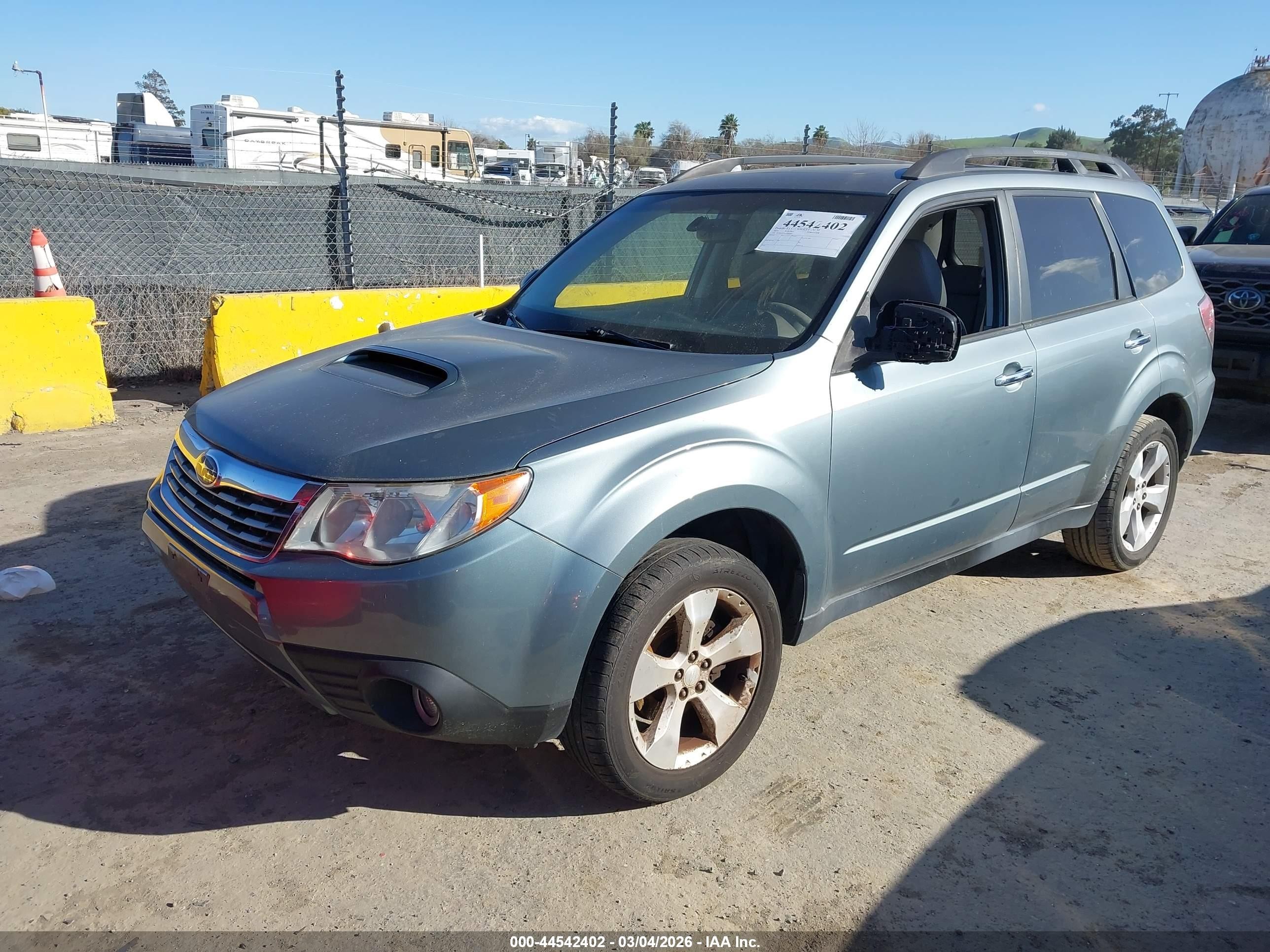 2010 Subaru Forester 2.5xt Limited Blue vin: JF2SH6FC4AH802223