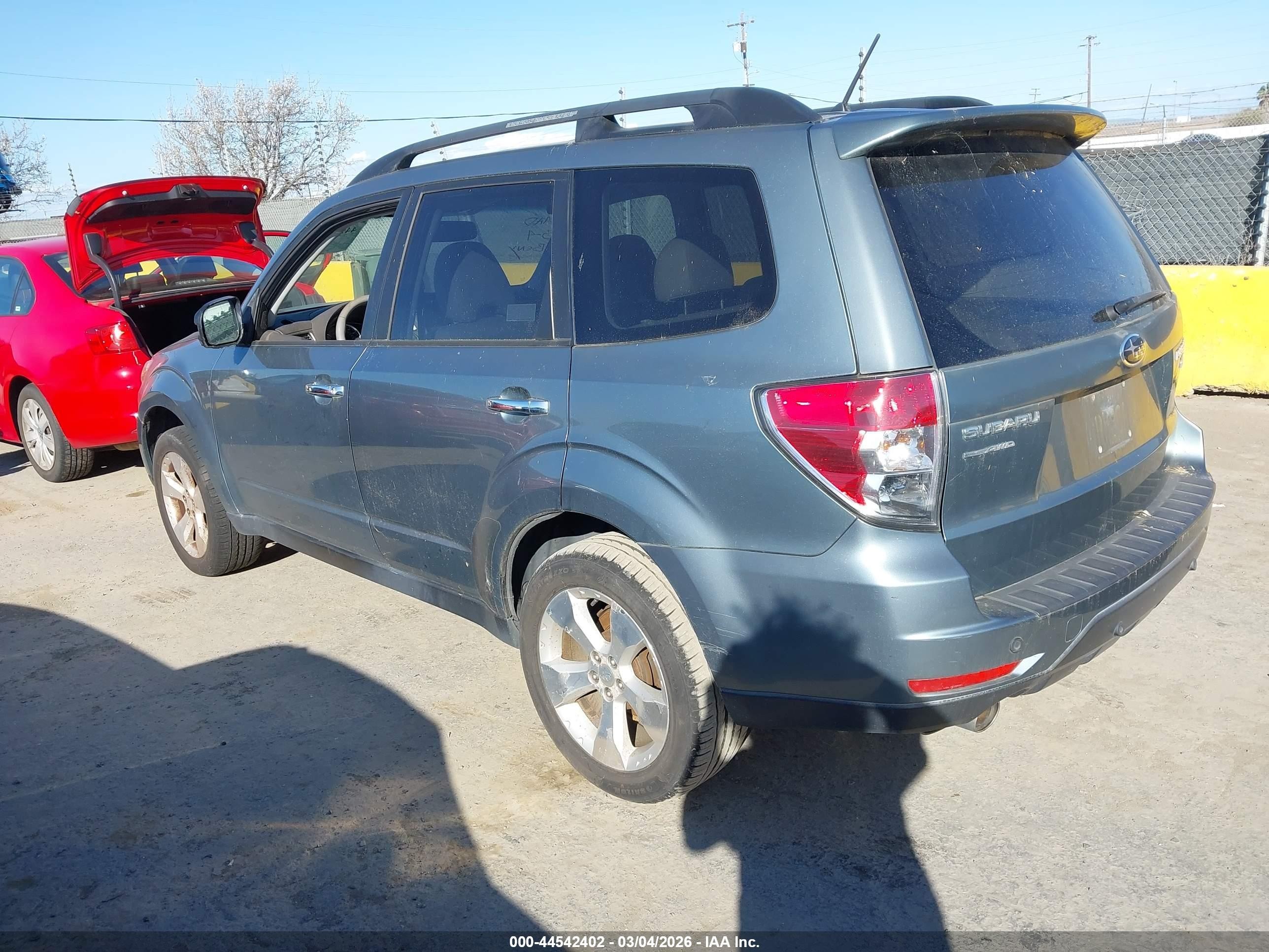 2010 Subaru Forester 2.5xt Limited Blue vin: JF2SH6FC4AH802223