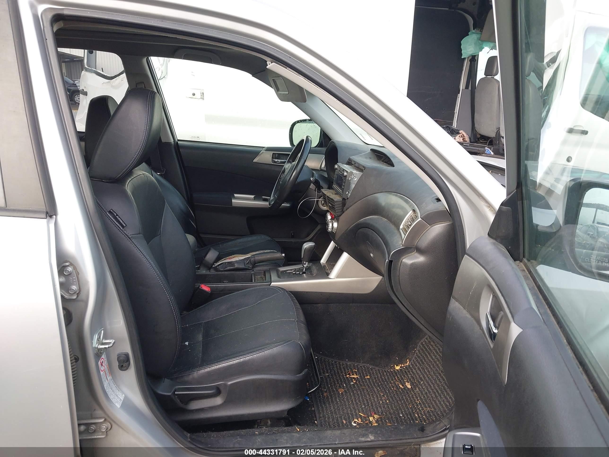 2010 Subaru Forester 2.5xt Limited Серебряный vin: JF2SH6FC7AH761747