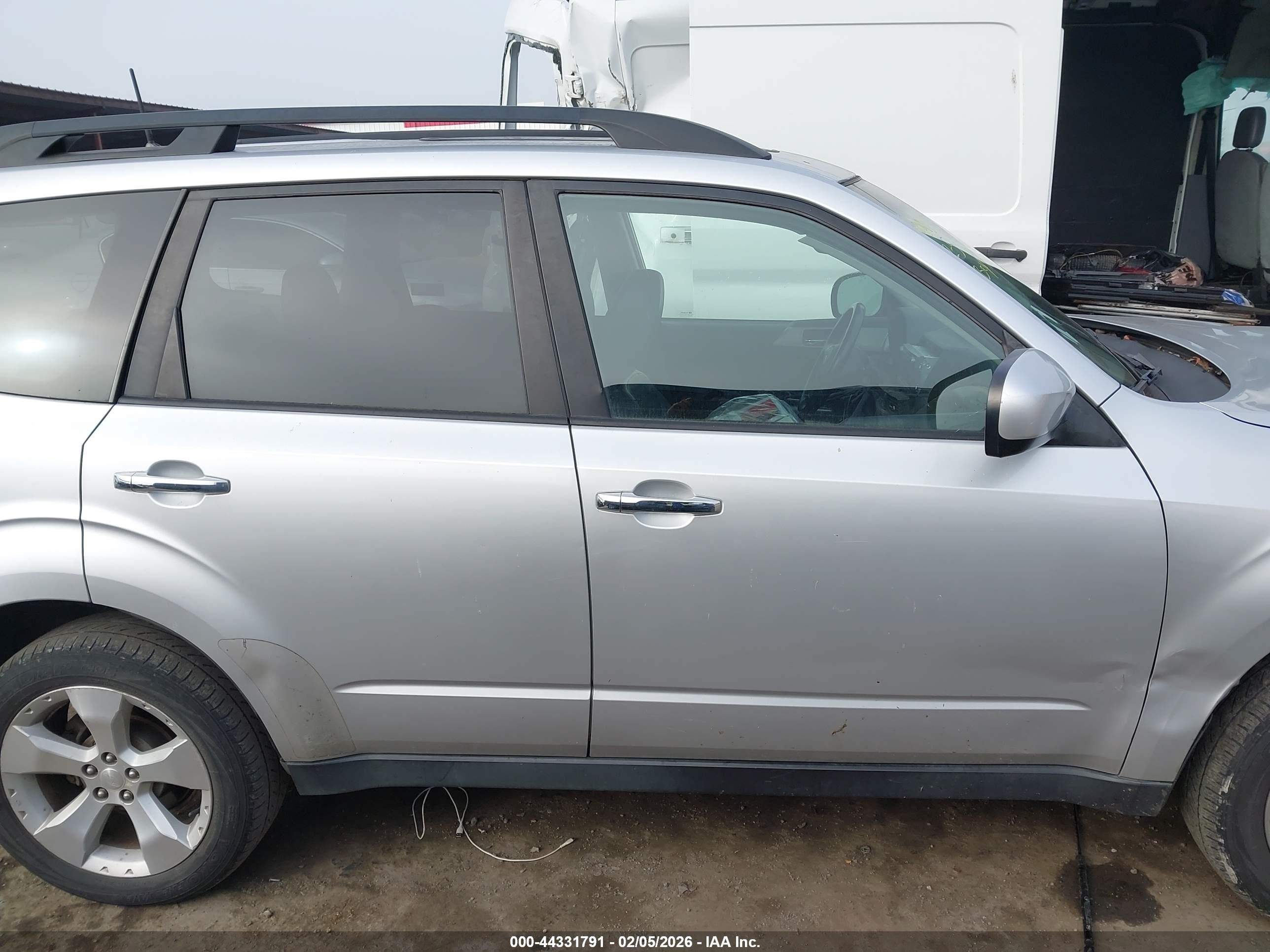 2010 Subaru Forester 2.5xt Limited Серебряный vin: JF2SH6FC7AH761747