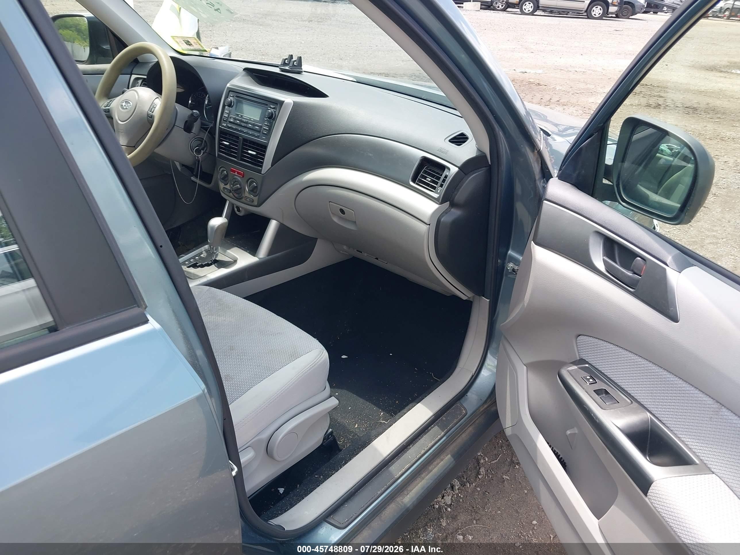 2013 Subaru Forester 2.5x Blue vin: JF2SHAAC2DH418763