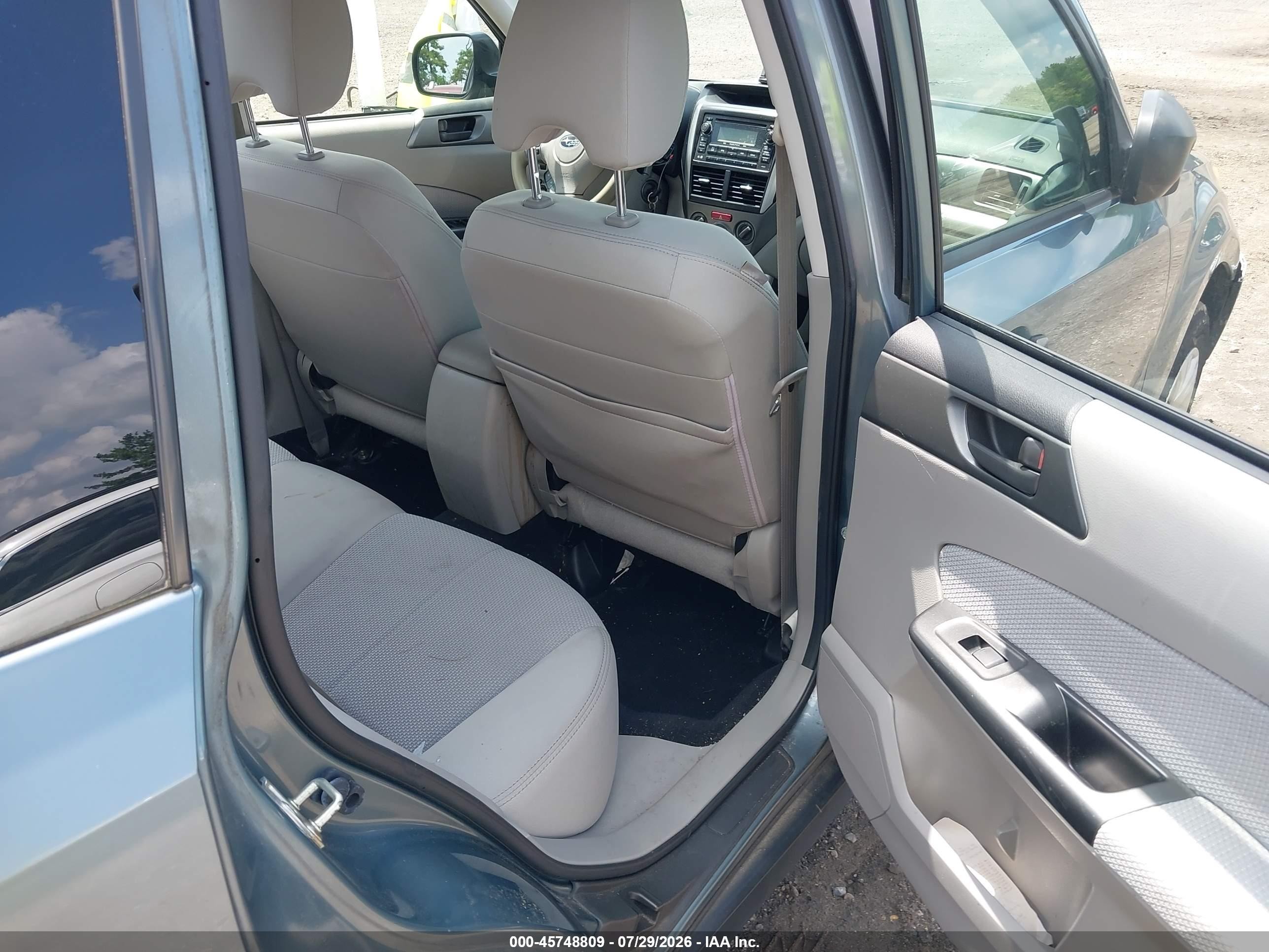 2013 Subaru Forester 2.5x Blue vin: JF2SHAAC2DH418763