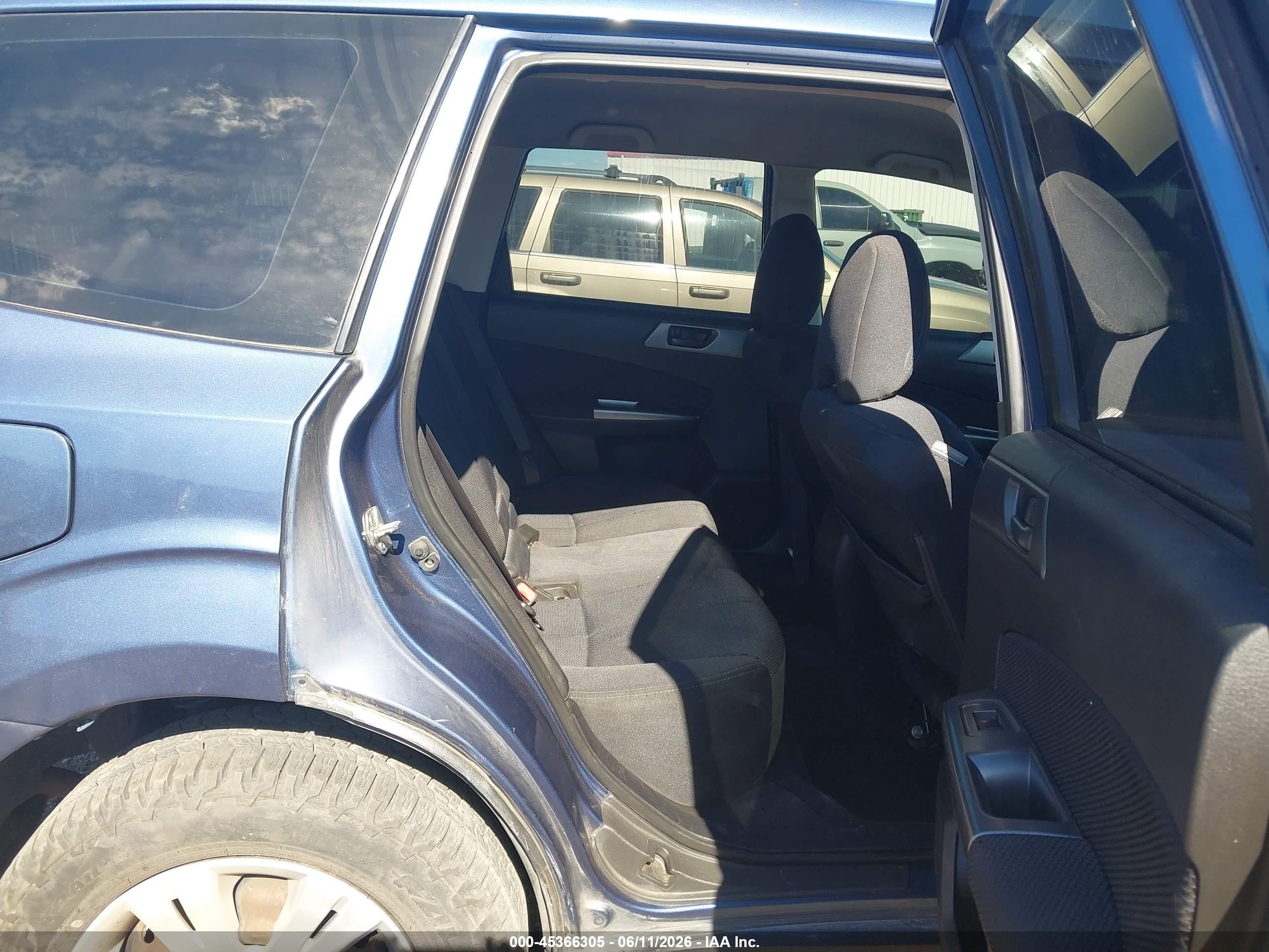 2011 Subaru Forester 2.5x Blue vin: JF2SHAAC8BH725707